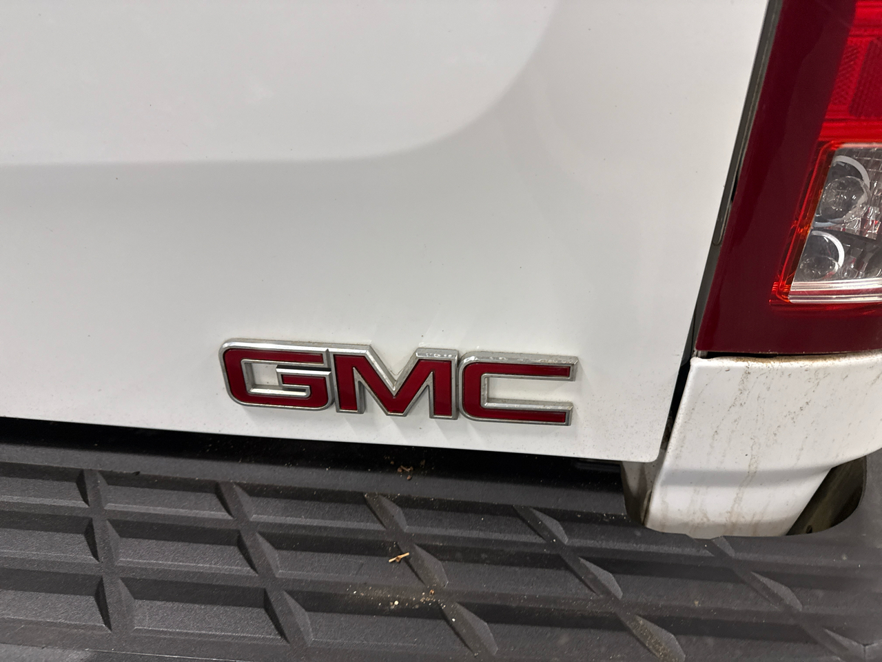 GMC Sierra 1500 SLE Ext. Cab 2WD 2011