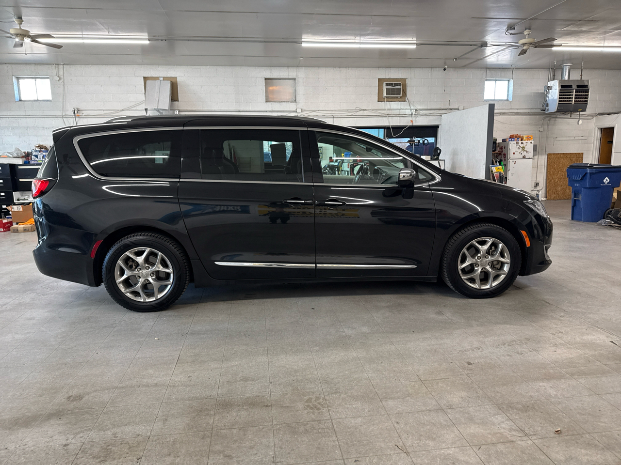 Chrysler Pacifica Limited 2018