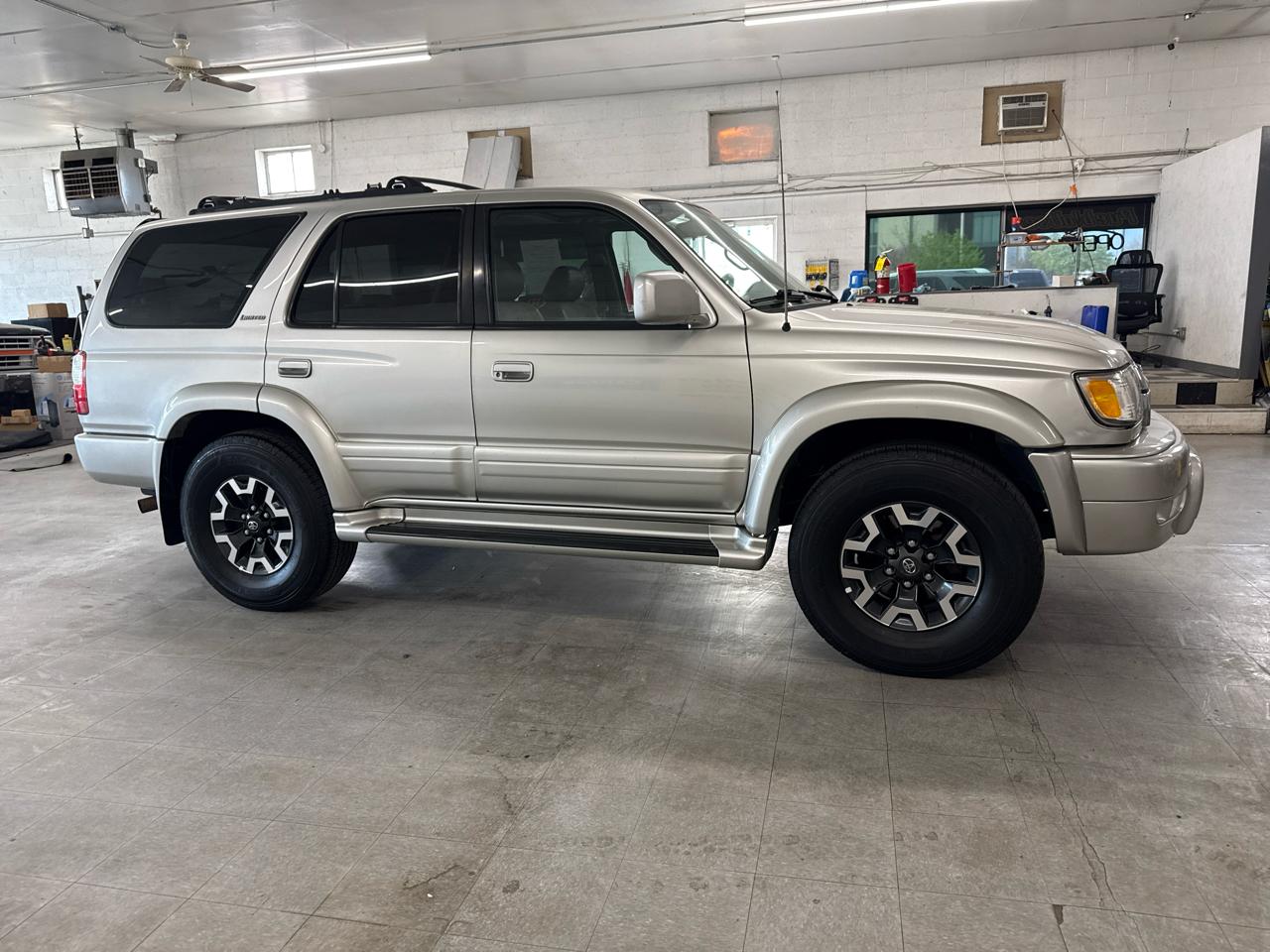 Toyota 4Runner Limited 4WD 2001