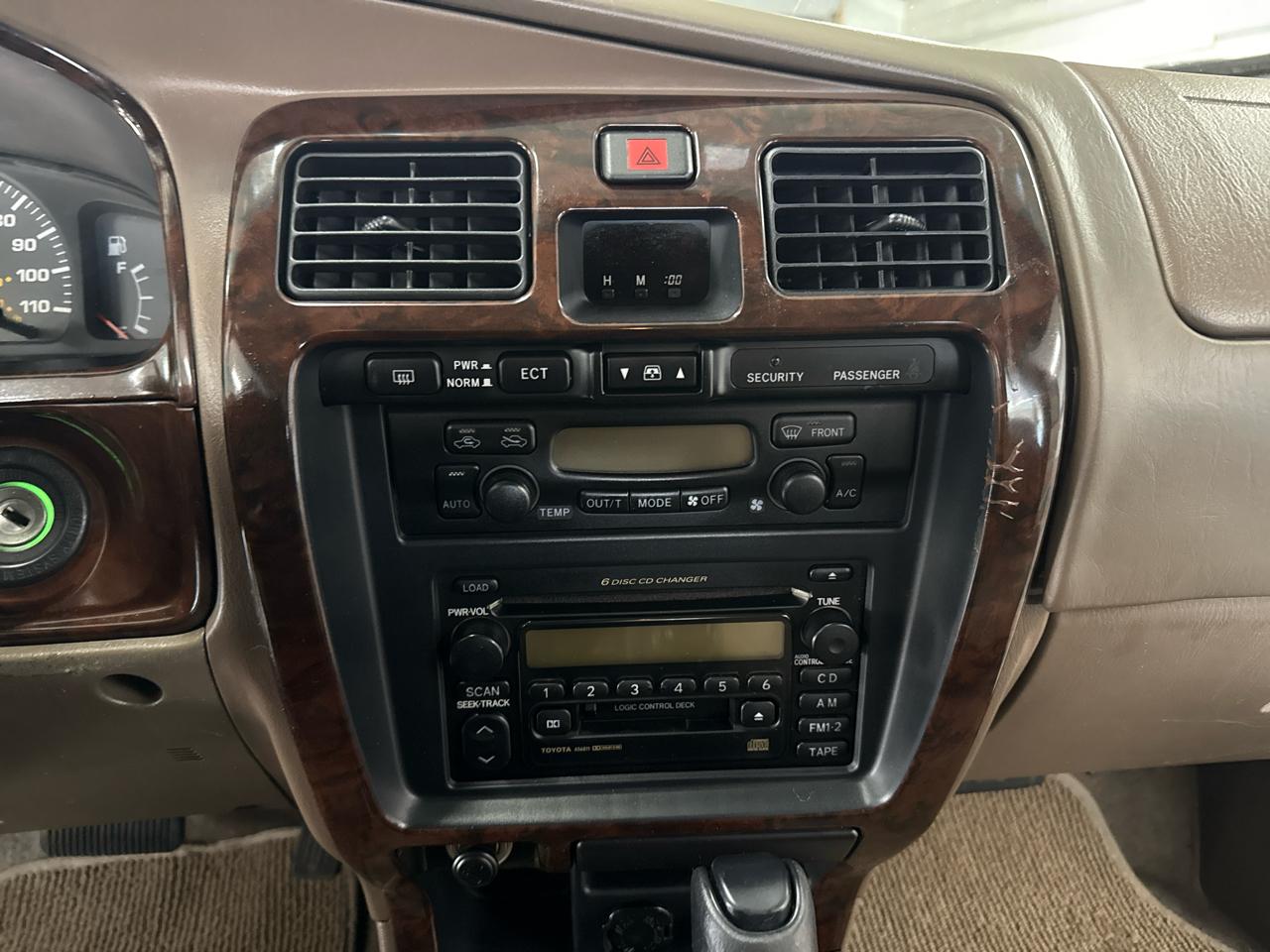 Toyota 4Runner Limited 4WD 2001