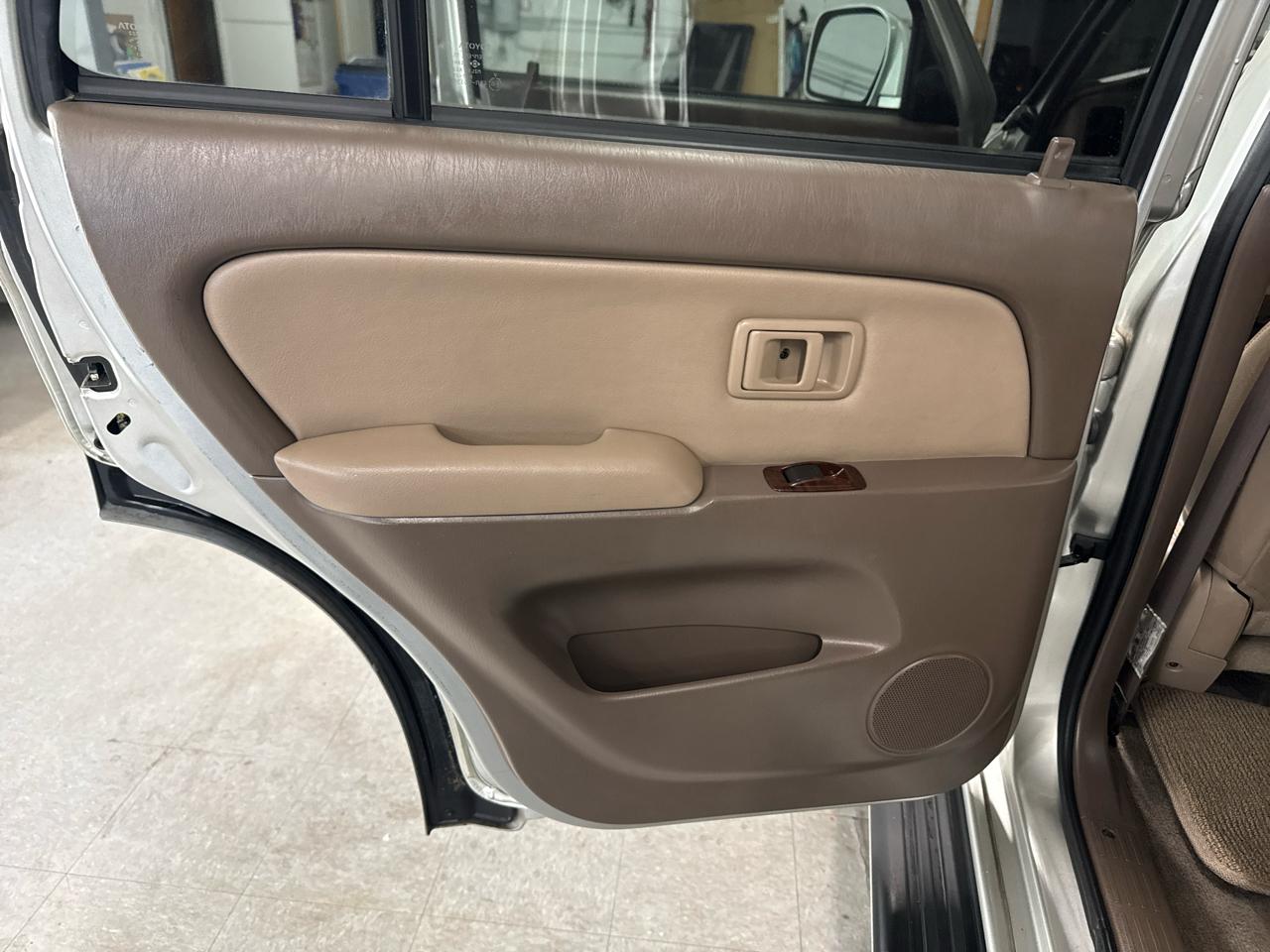 Toyota 4Runner Limited 4WD 2001