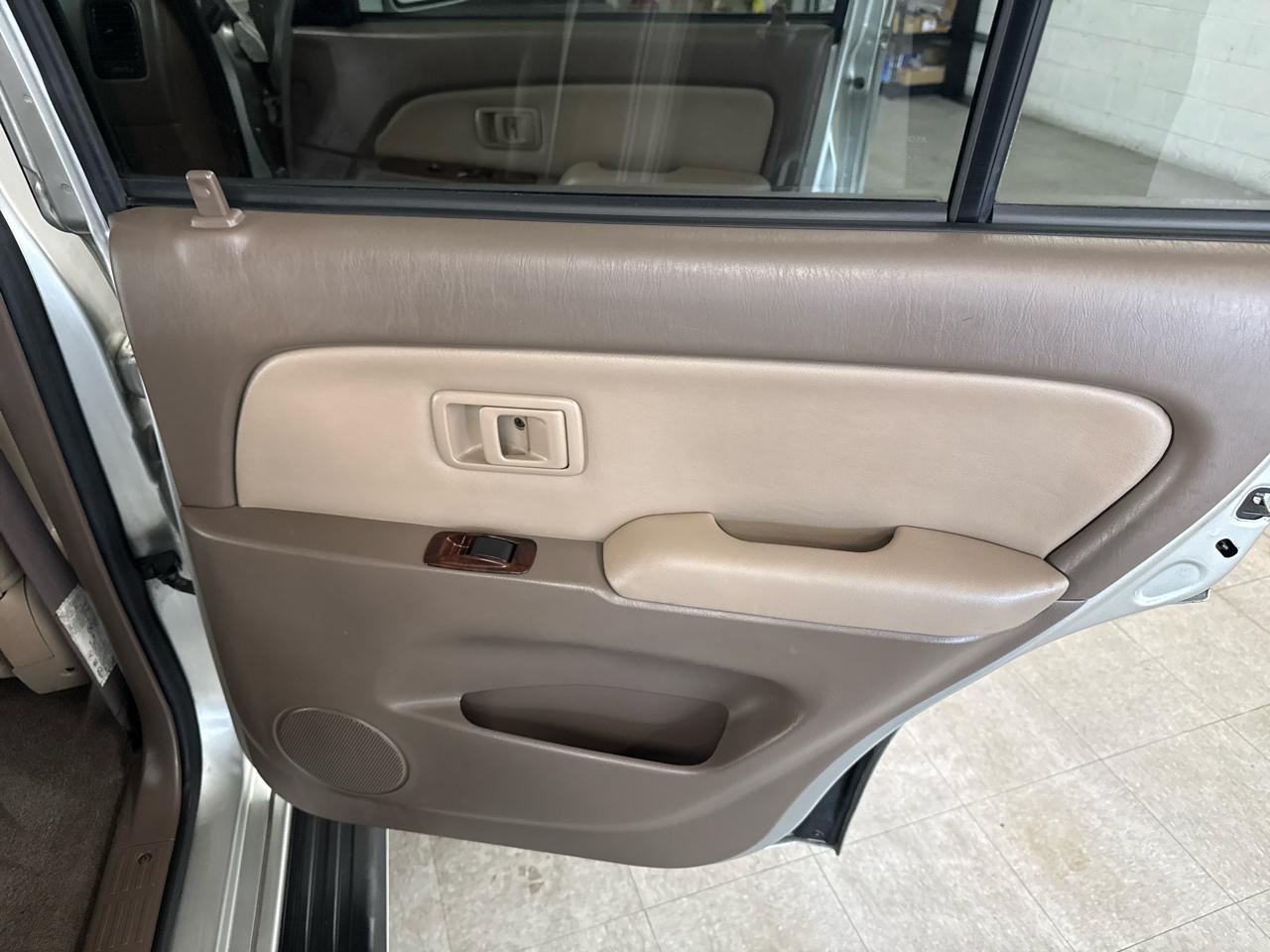 Toyota 4Runner Limited 4WD 2001