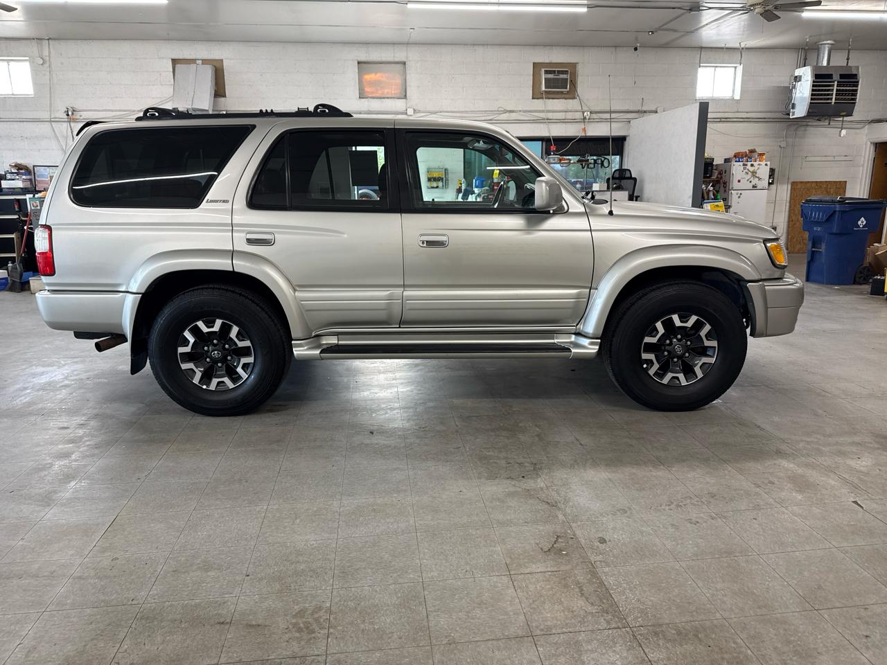 Toyota 4Runner Limited 4WD 2001