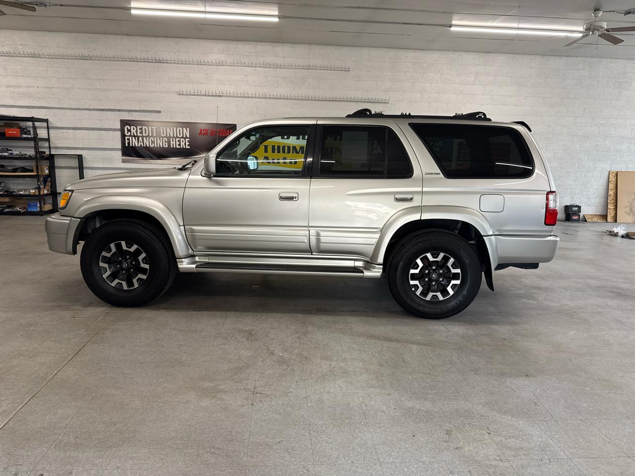 Toyota 4Runner Limited 4WD 2001
