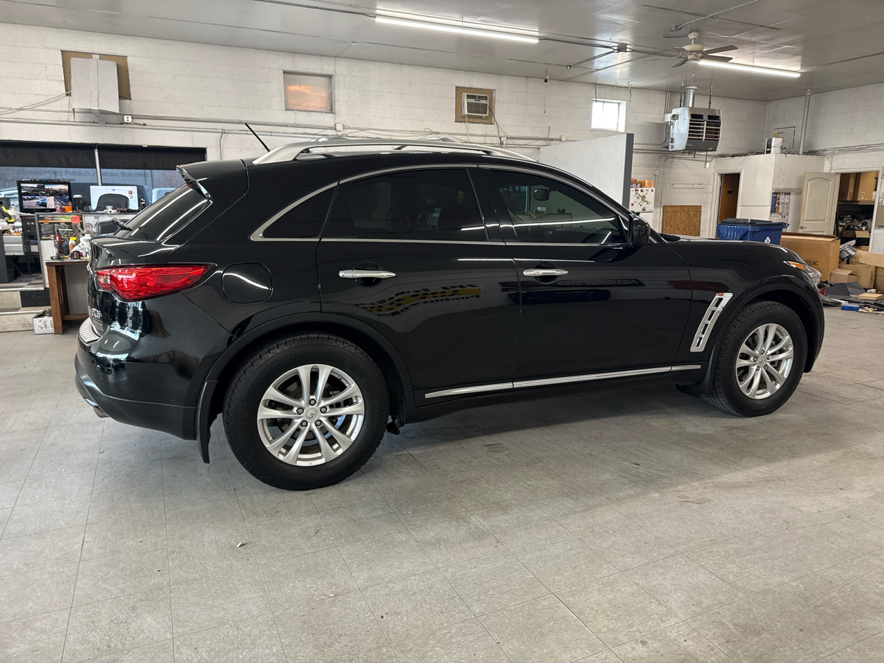 Infiniti FX35  2012