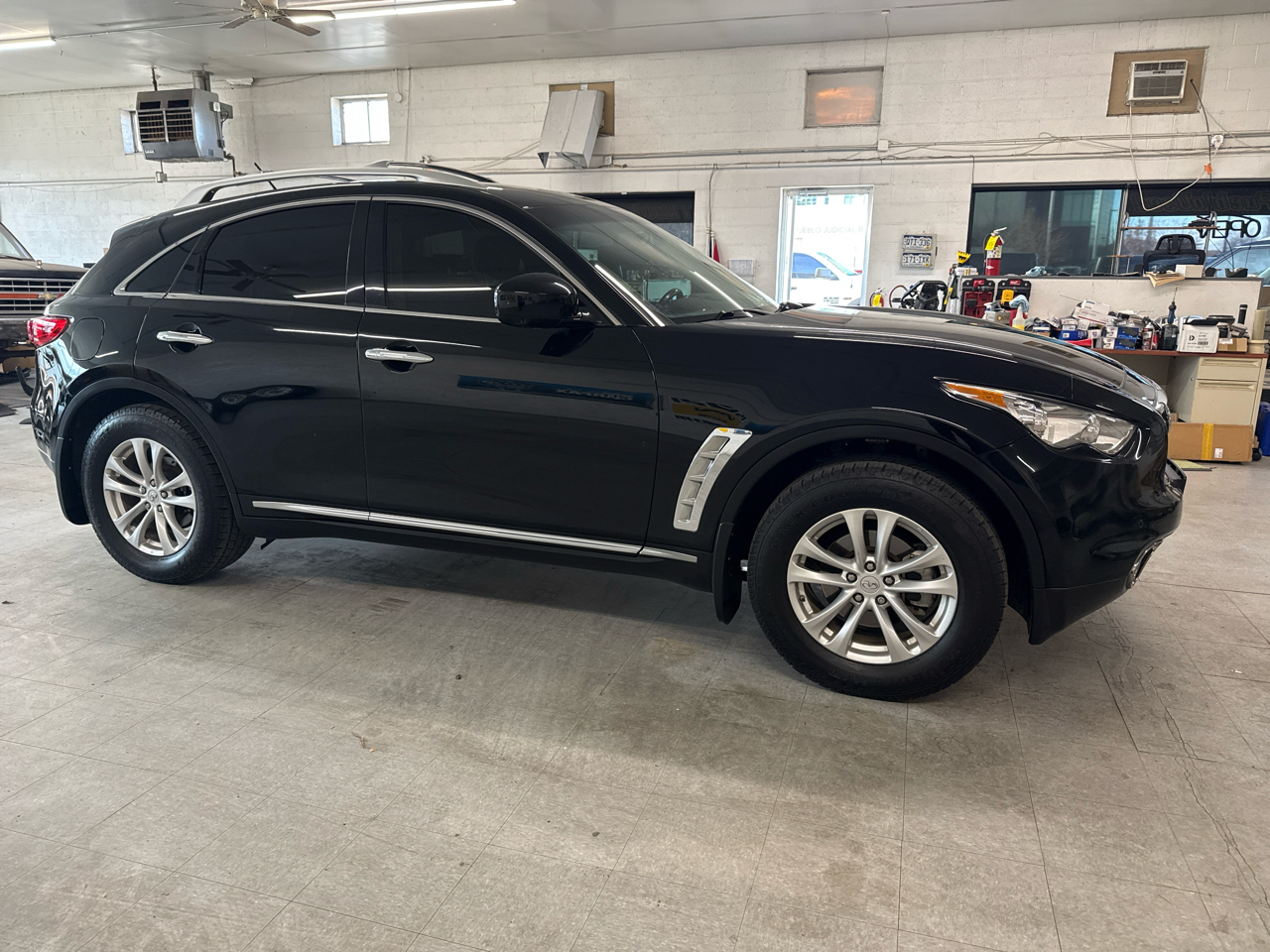 Infiniti FX35  2012