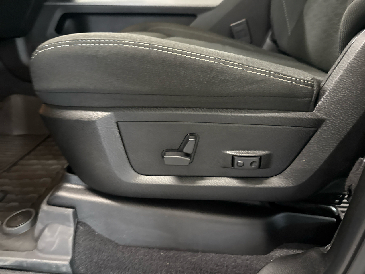 RAM 2500 Big Horn Crew Cab 4WD 2025