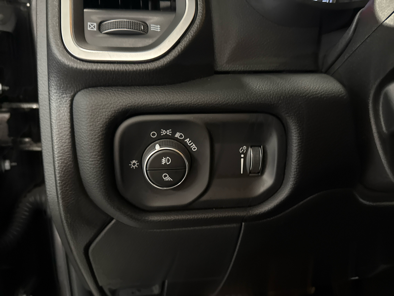 RAM 2500 Big Horn Crew Cab 4WD 2025