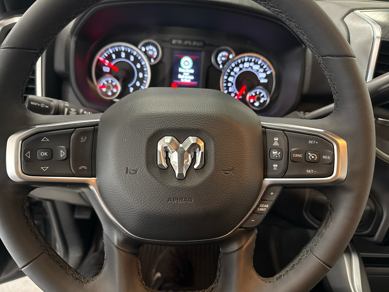 RAM 2500 Big Horn Crew Cab 4WD 2025