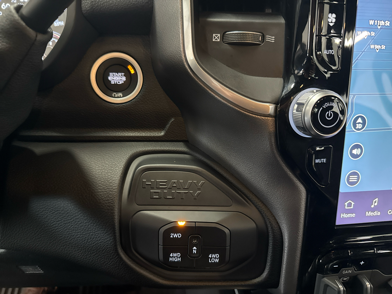 RAM 2500 Big Horn Crew Cab 4WD 2025