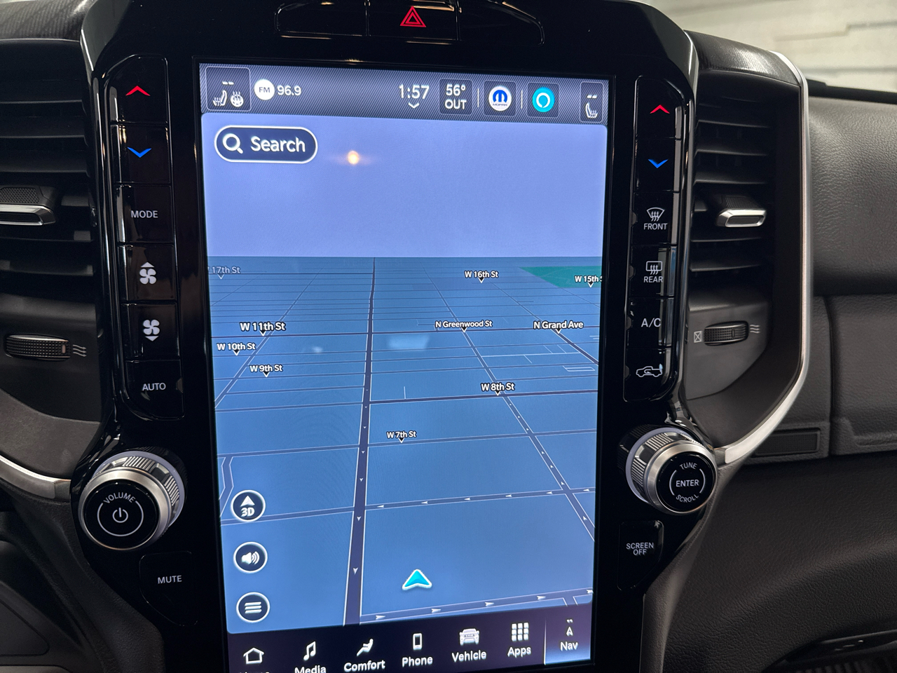 RAM 2500 Big Horn Crew Cab 4WD 2025