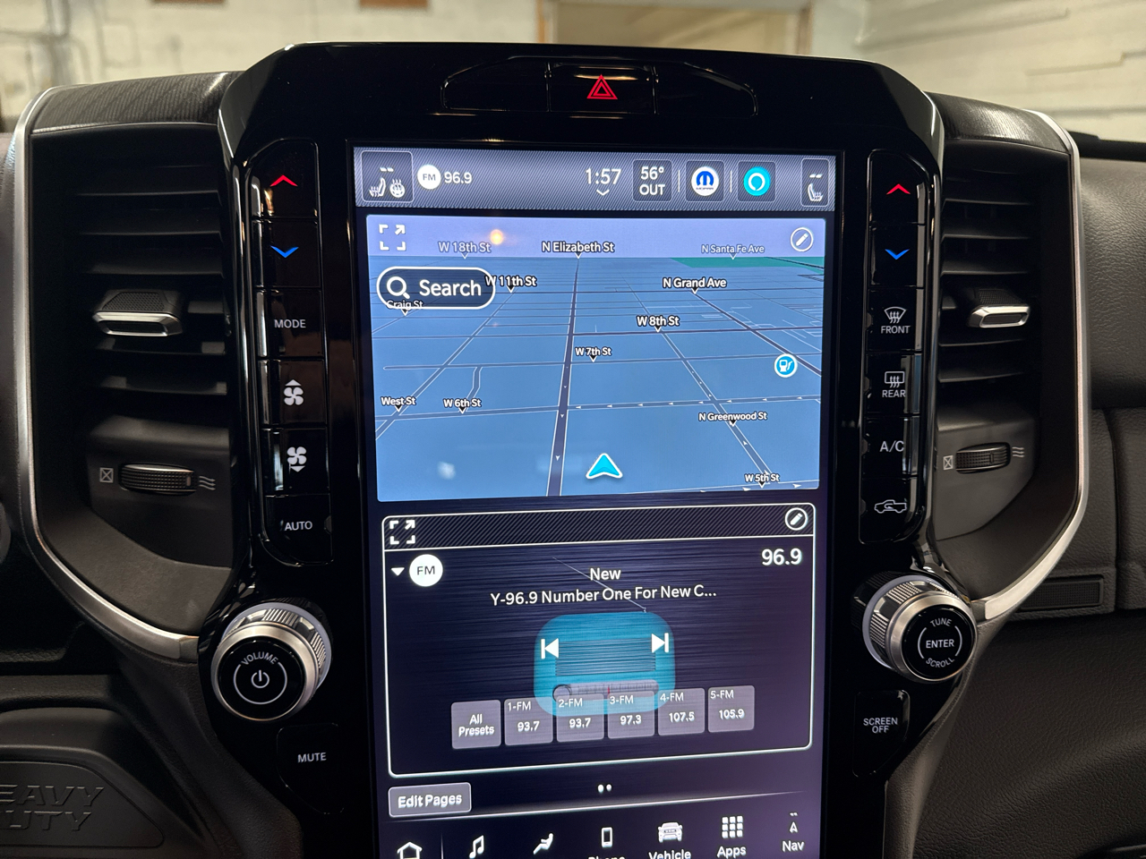 RAM 2500 Big Horn Crew Cab 4WD 2025