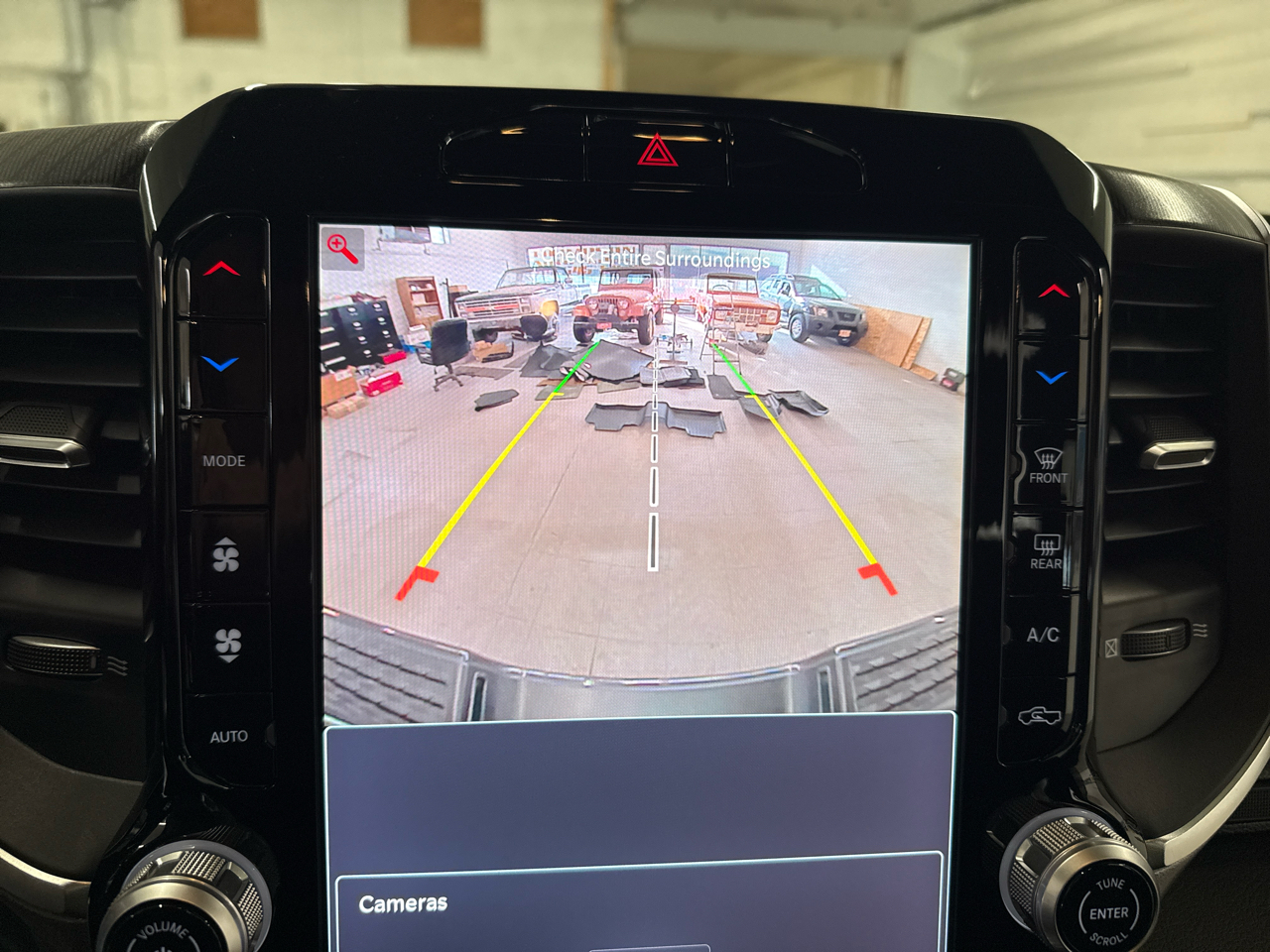 RAM 2500 Big Horn Crew Cab 4WD 2025