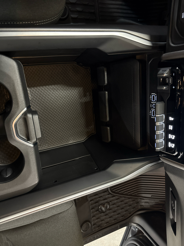 RAM 2500 Big Horn Crew Cab 4WD 2025