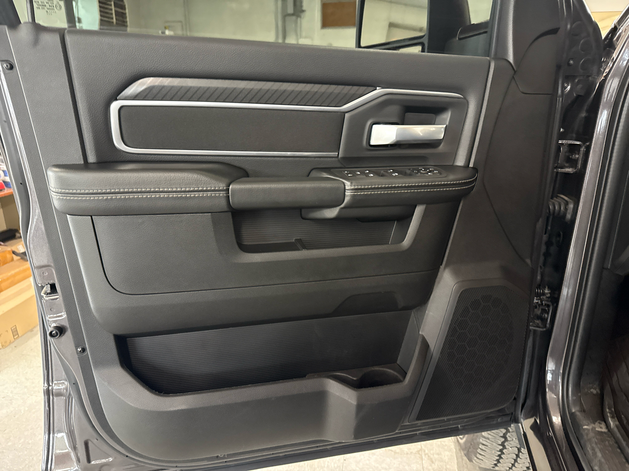 RAM 2500 Big Horn Crew Cab 4WD 2025