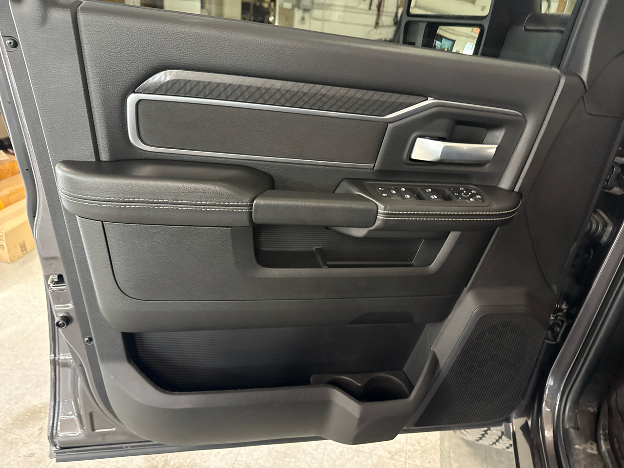 RAM 2500 Big Horn Crew Cab 4WD 2025