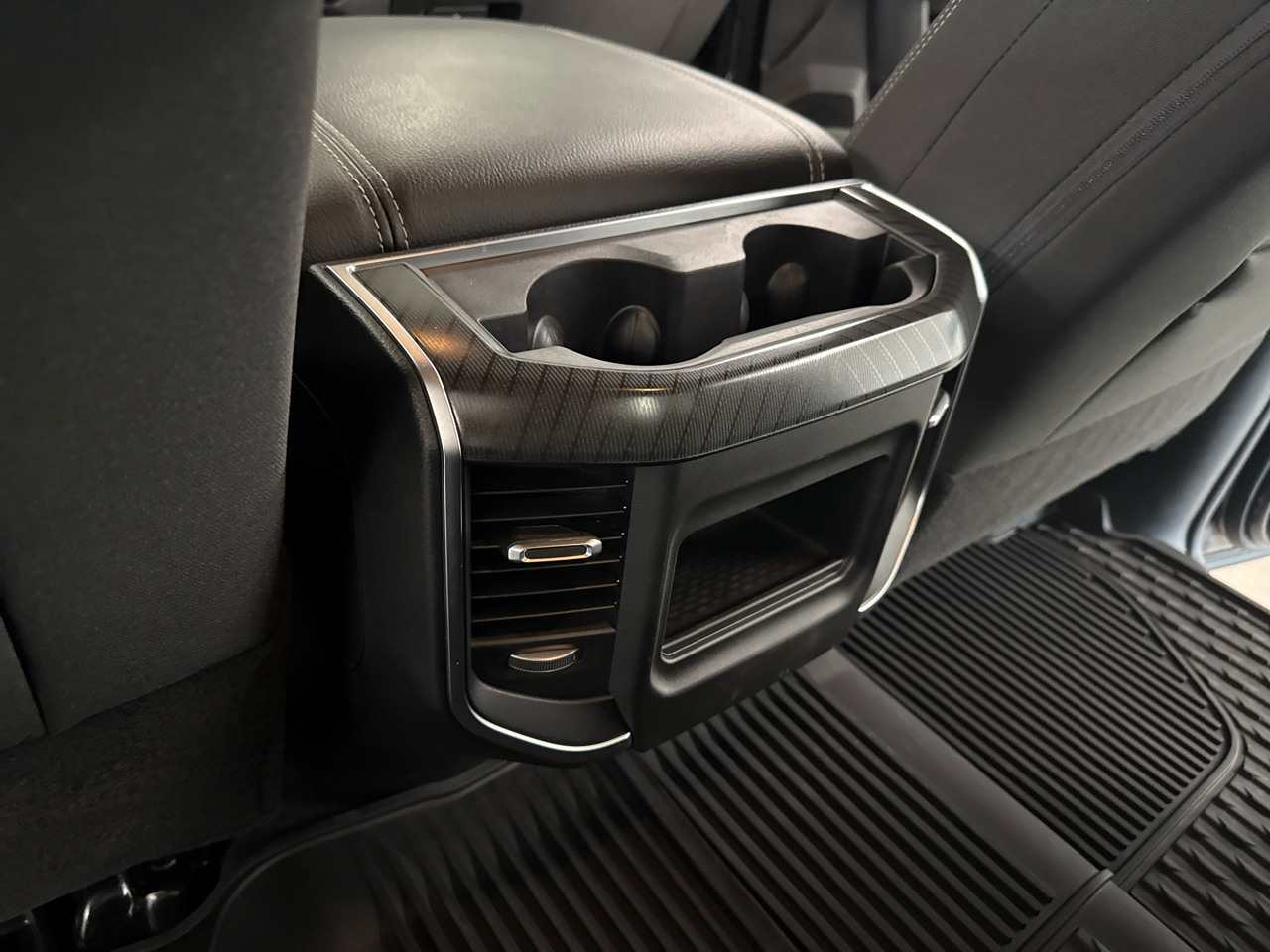 RAM 2500 Big Horn Crew Cab 4WD 2025