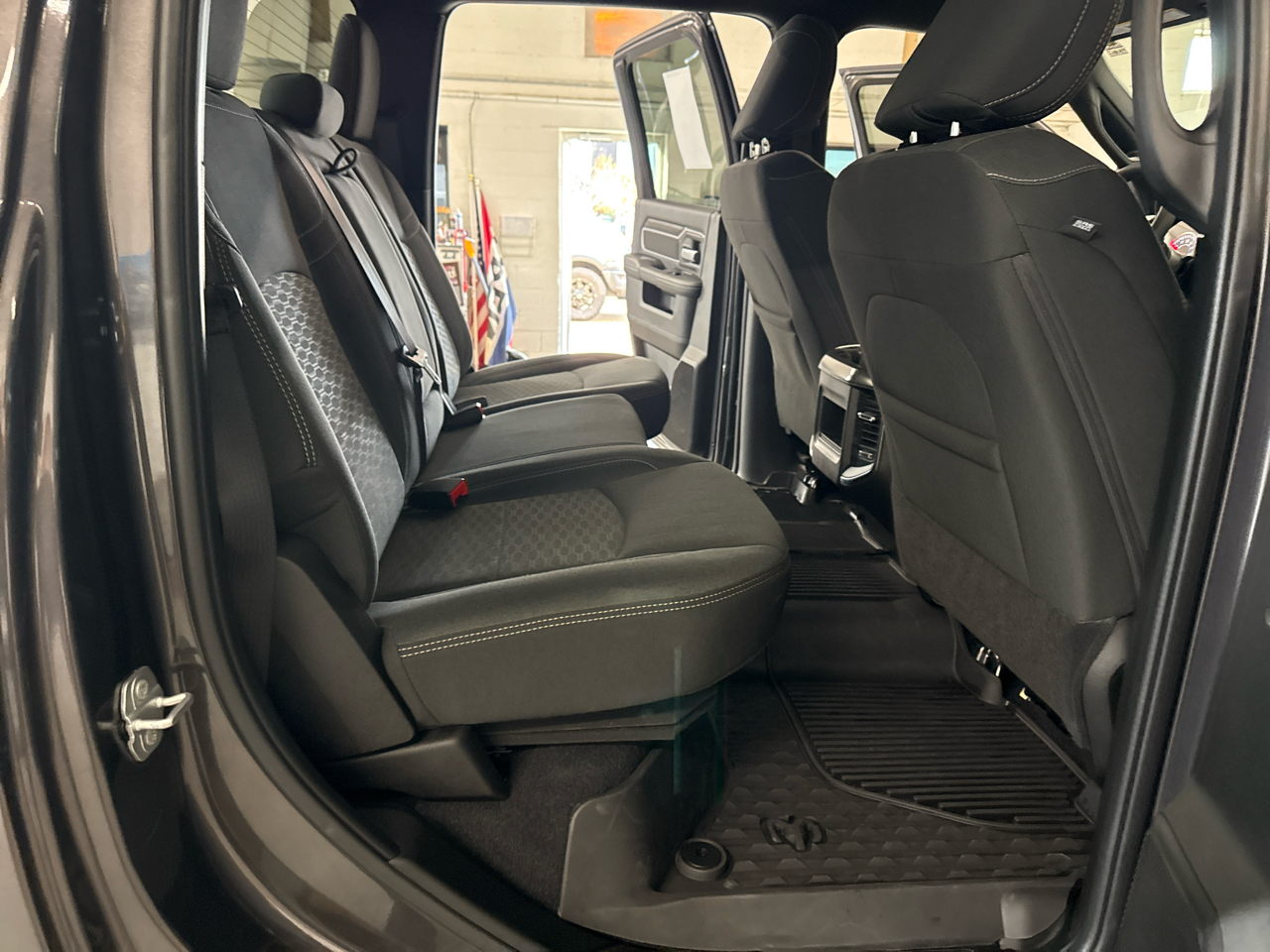 RAM 2500 Big Horn Crew Cab 4WD 2025