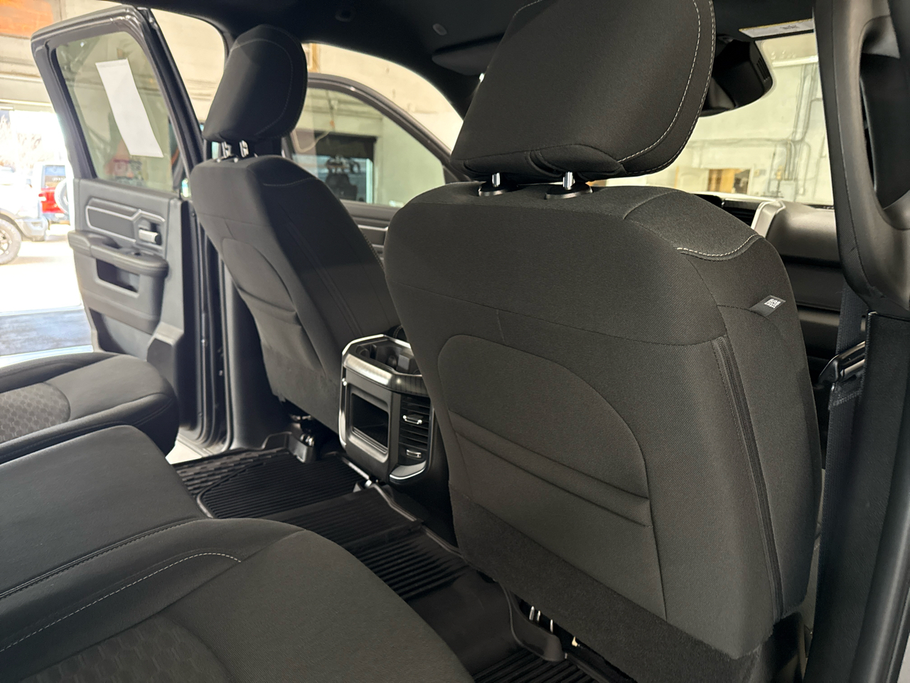 RAM 2500 Big Horn Crew Cab 4WD 2025