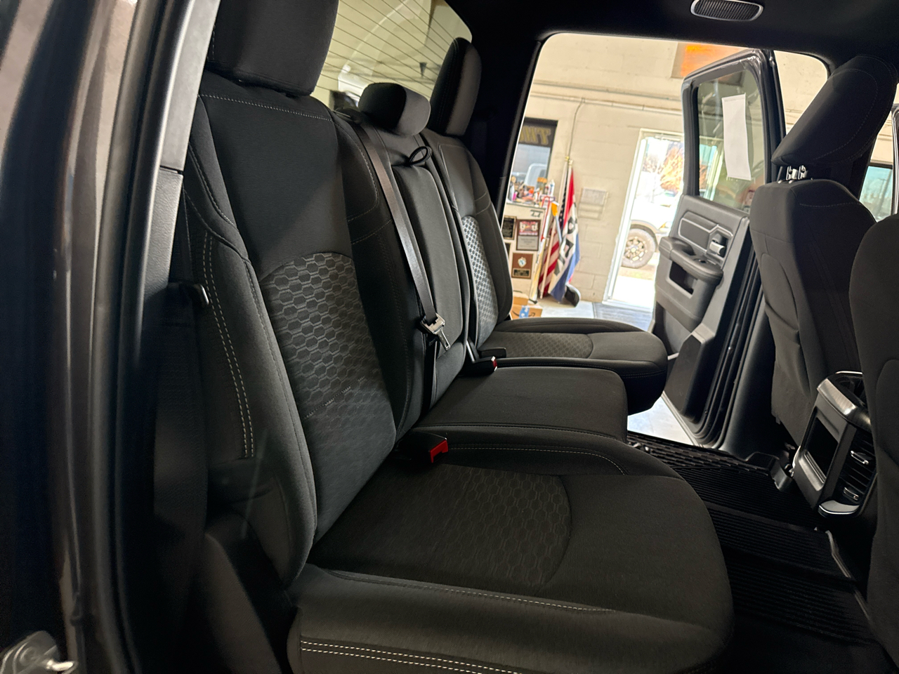 RAM 2500 Big Horn Crew Cab 4WD 2025