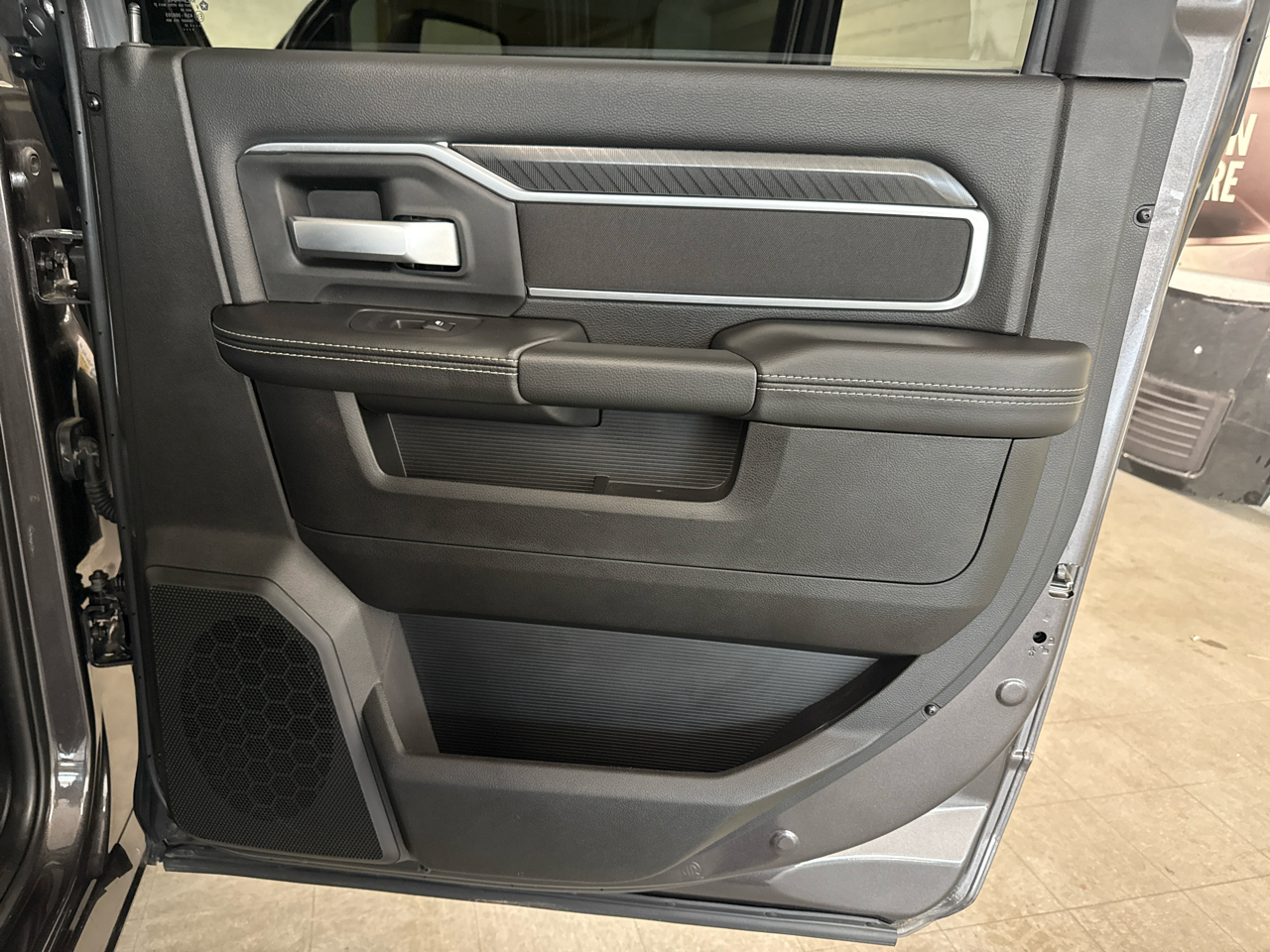 RAM 2500 Big Horn Crew Cab 4WD 2025