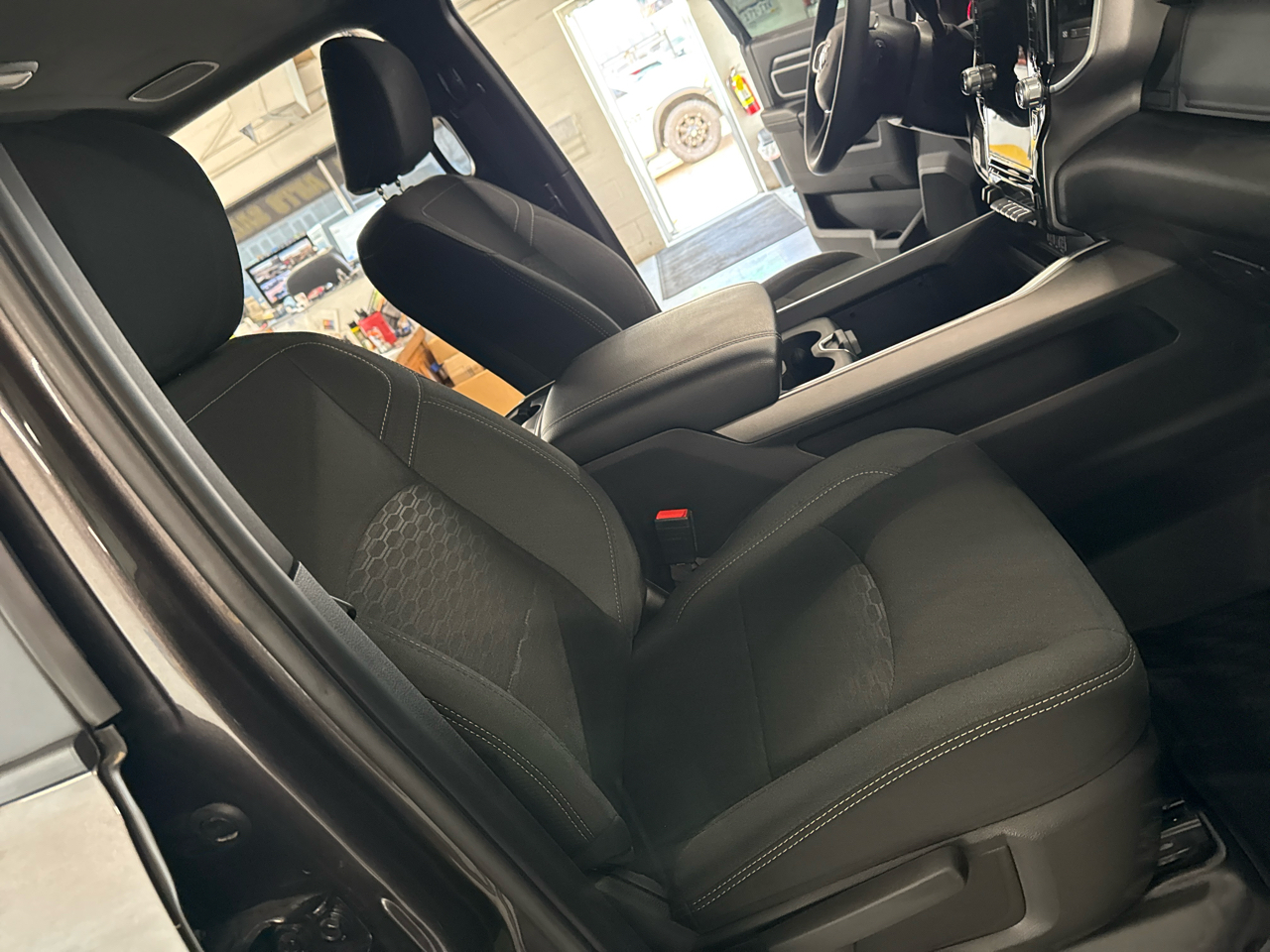 RAM 2500 Big Horn Crew Cab 4WD 2025