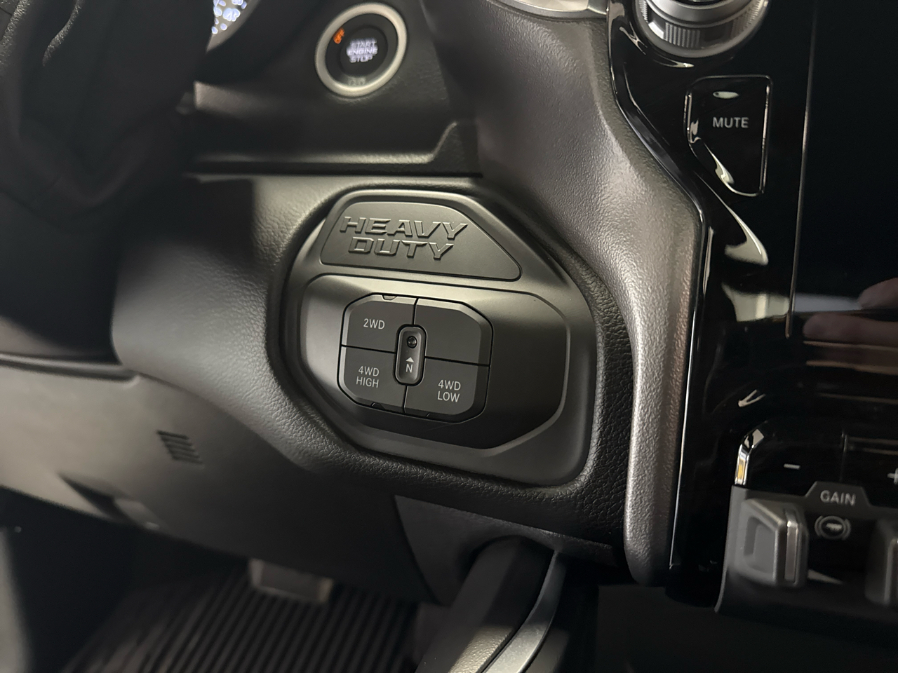 RAM 2500 Big Horn Crew Cab 4WD 2025