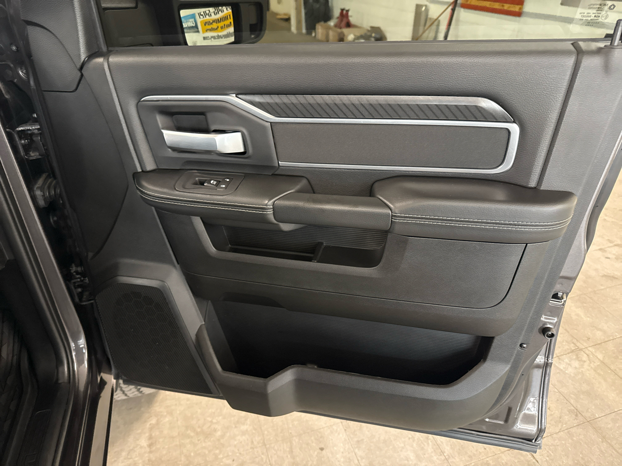 RAM 2500 Big Horn Crew Cab 4WD 2025