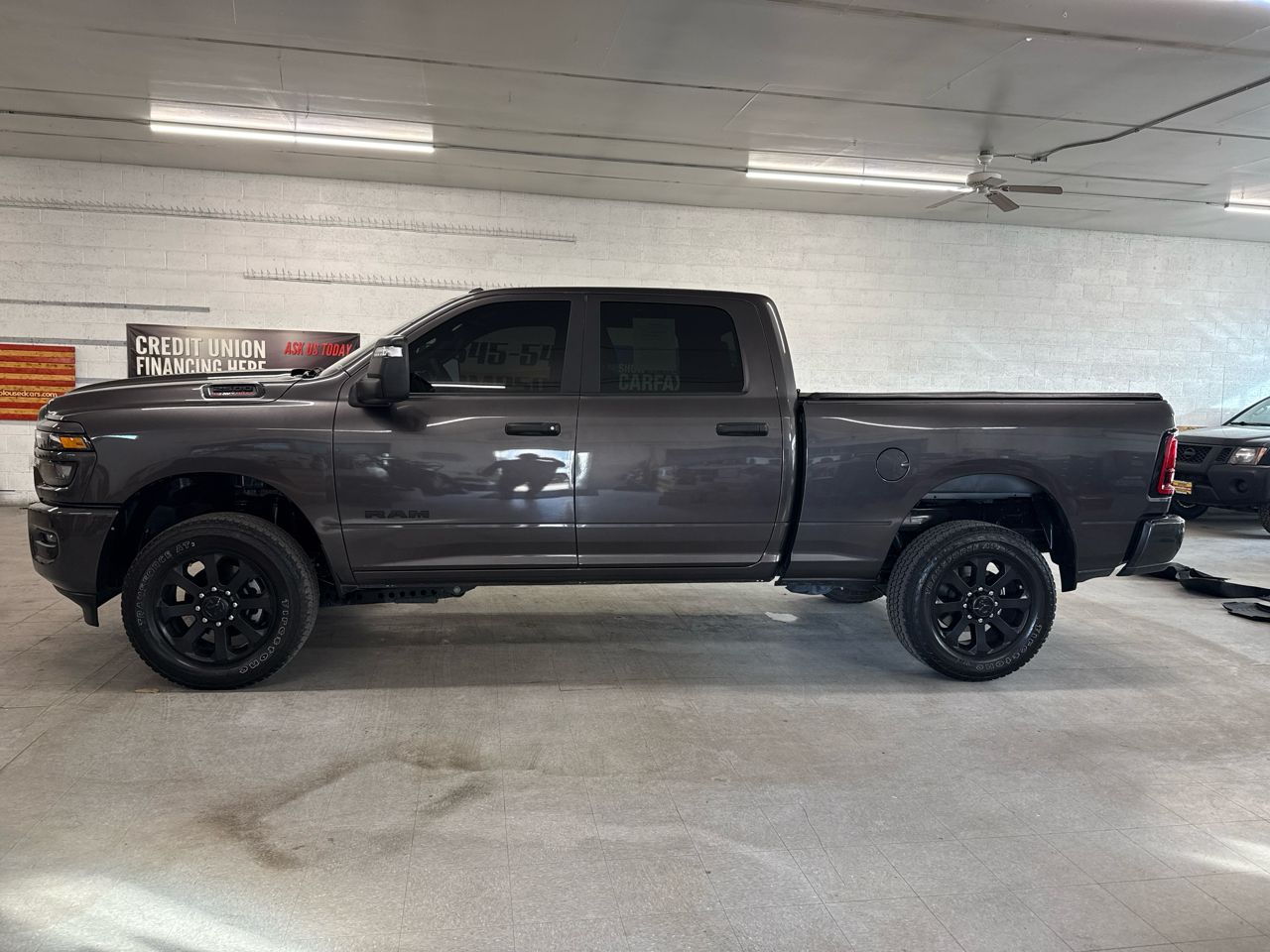 RAM 2500 Big Horn Crew Cab 4WD 2025