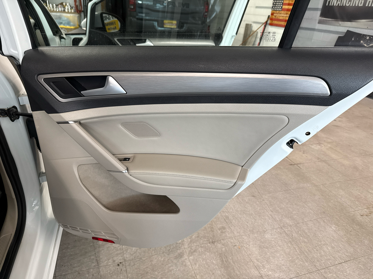 Volkswagen Golf SportWagen  2015