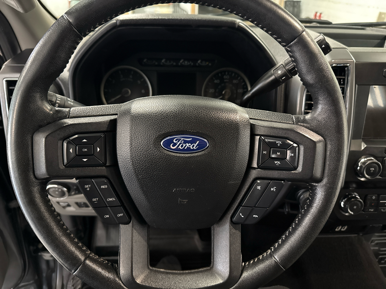 Ford F-150 XLT SuperCrew 4WD 2019