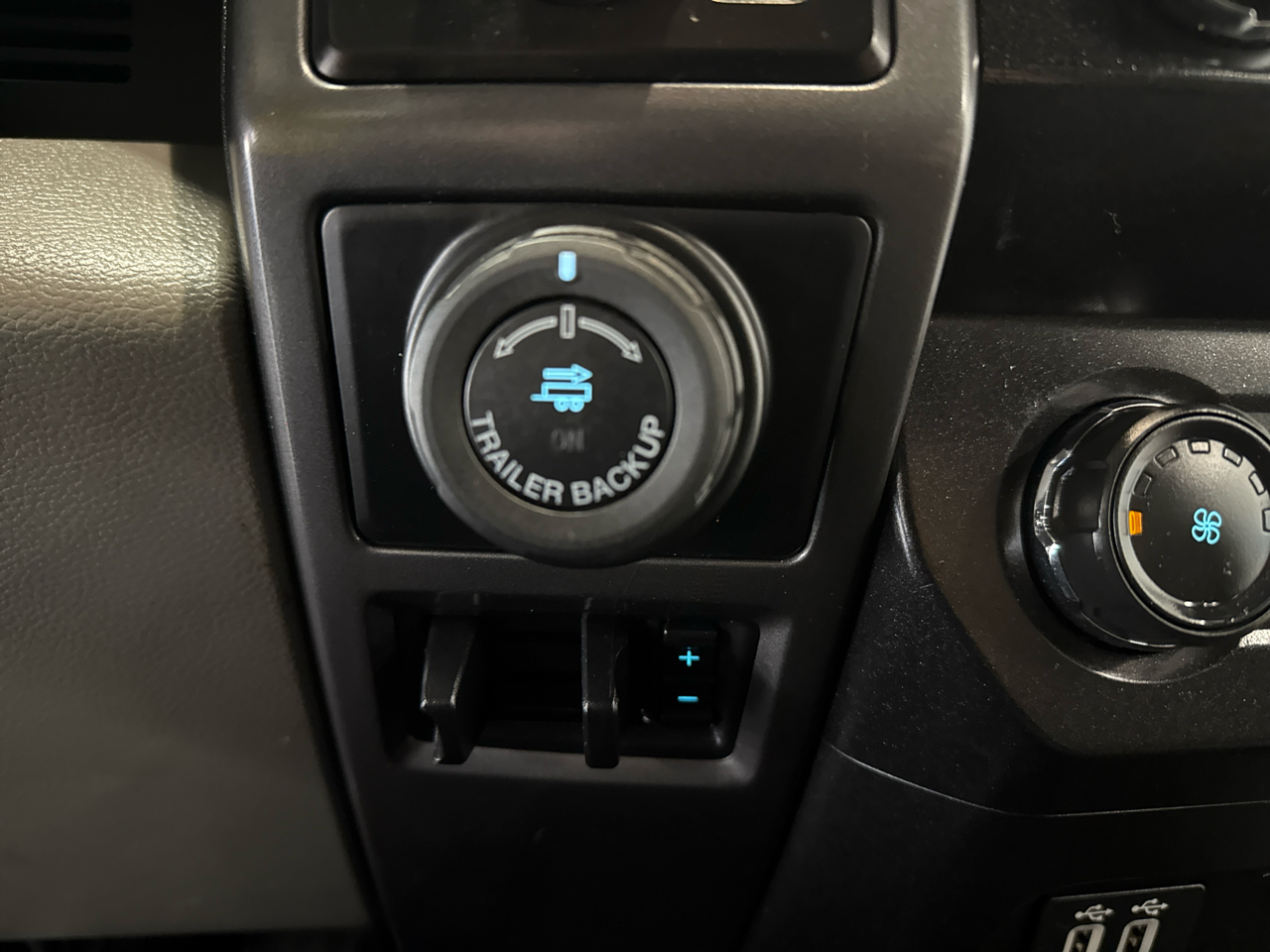 Ford F-150 XLT SuperCrew 4WD 2019