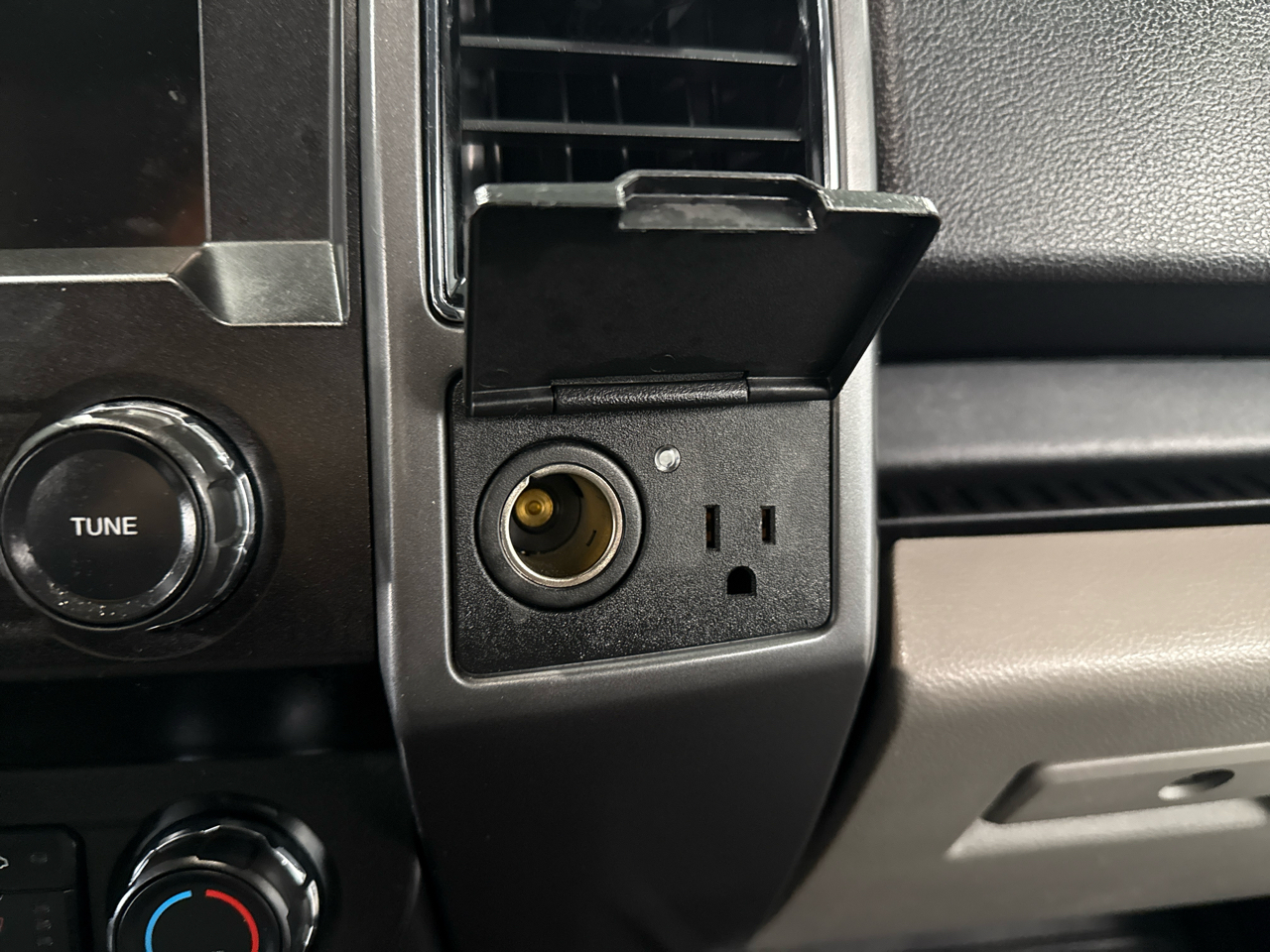 Ford F-150 XLT SuperCrew 4WD 2019