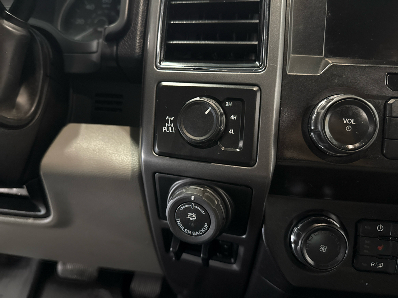 Ford F-150 XLT SuperCrew 4WD 2019