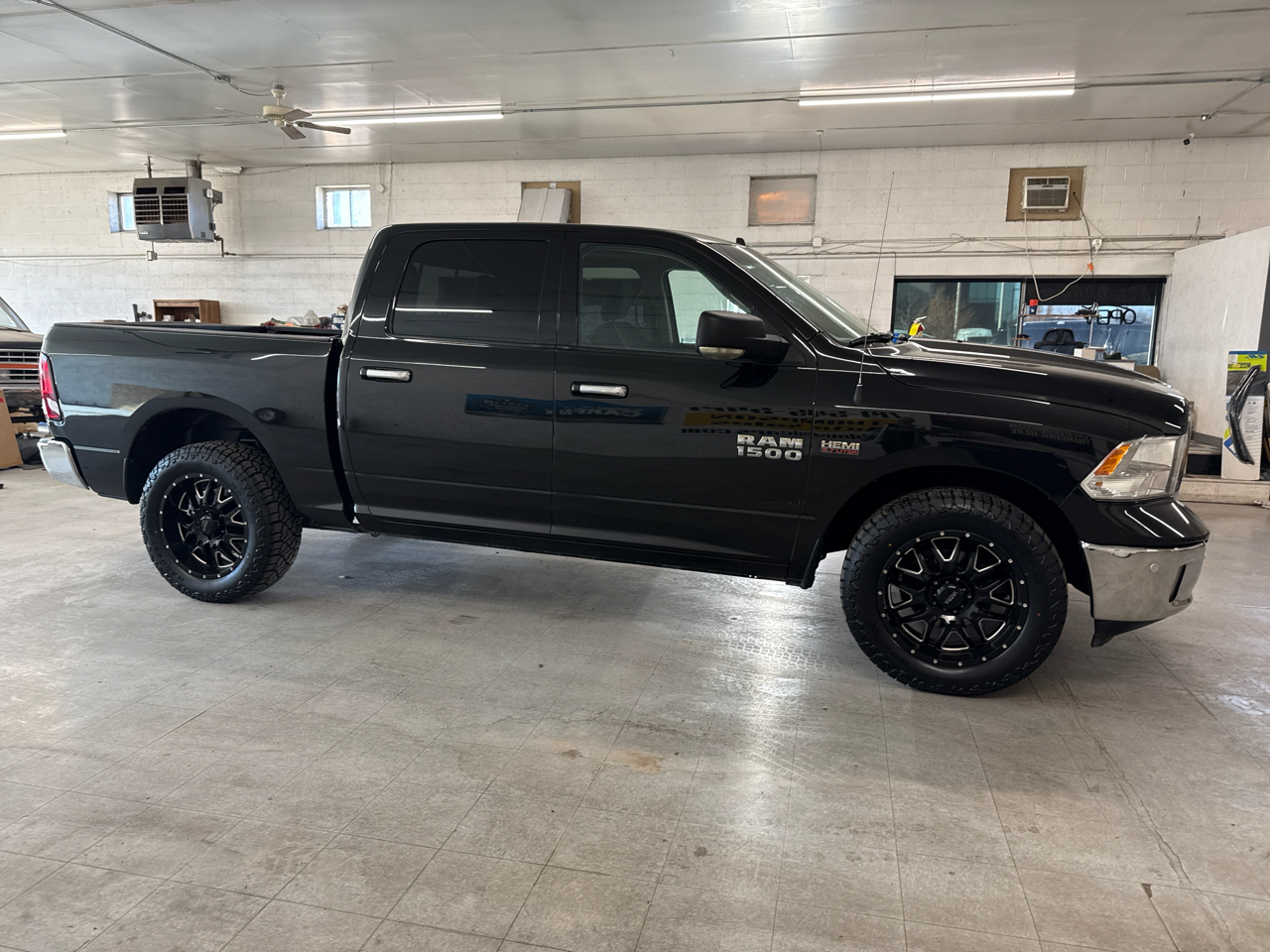 RAM 1500 Big Horn Crew Cab 4WD 2018