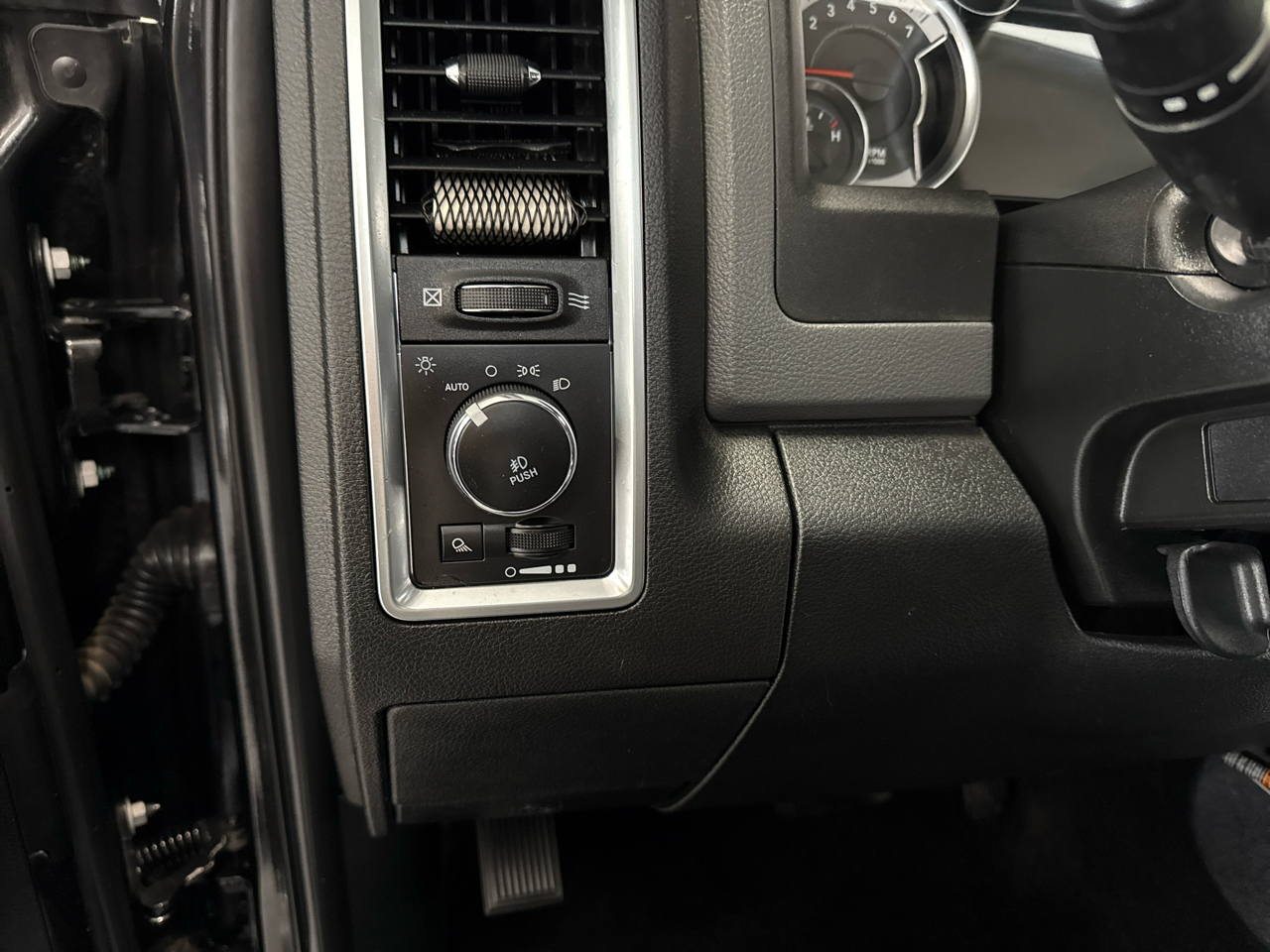 RAM 1500 Big Horn Crew Cab 4WD 2018