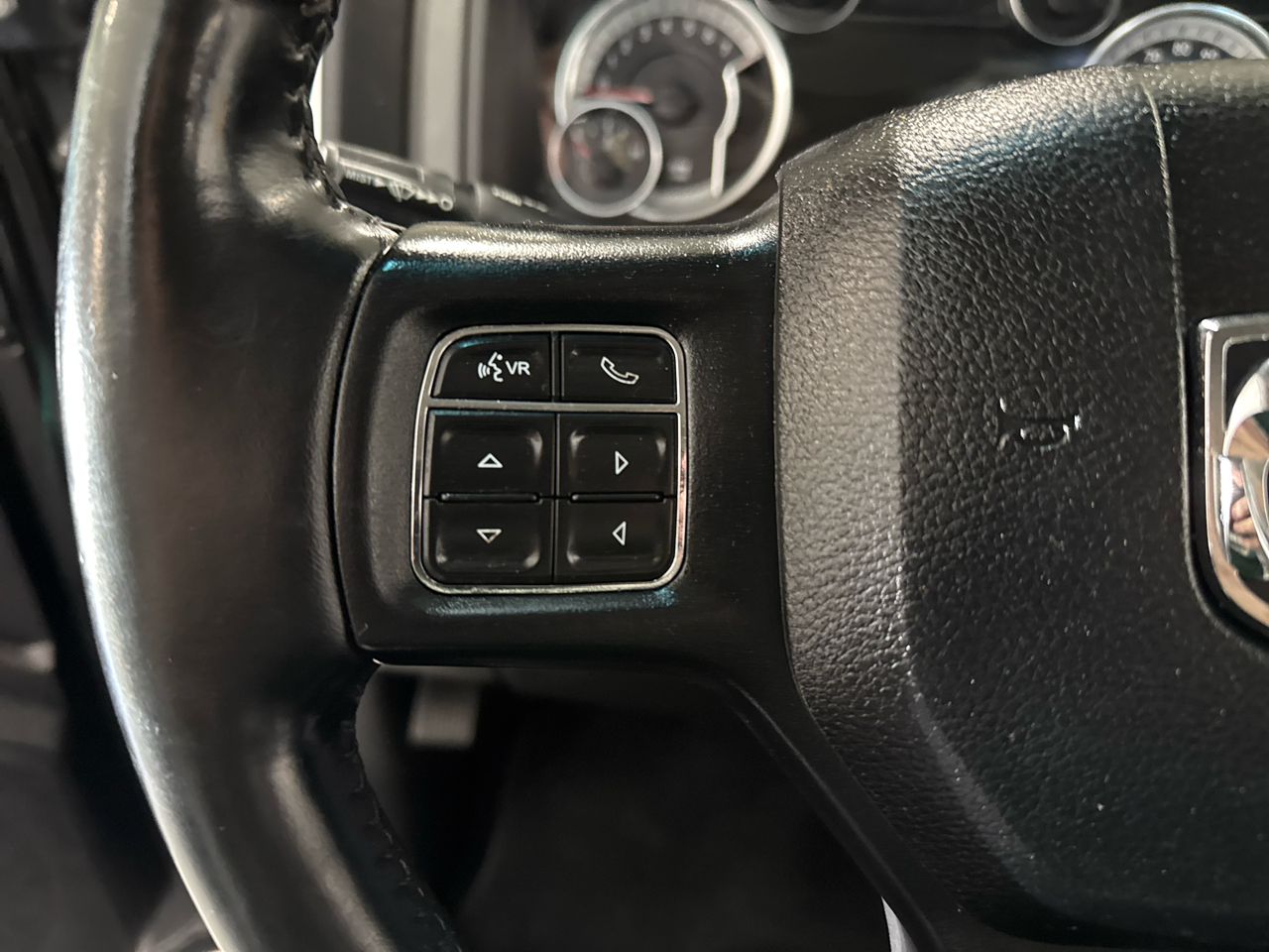 RAM 1500 Big Horn Crew Cab 4WD 2018