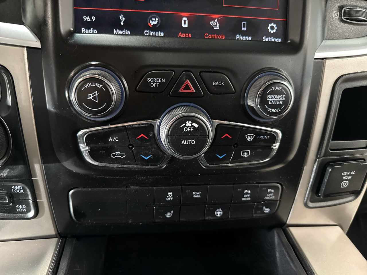RAM 1500 Big Horn Crew Cab 4WD 2018