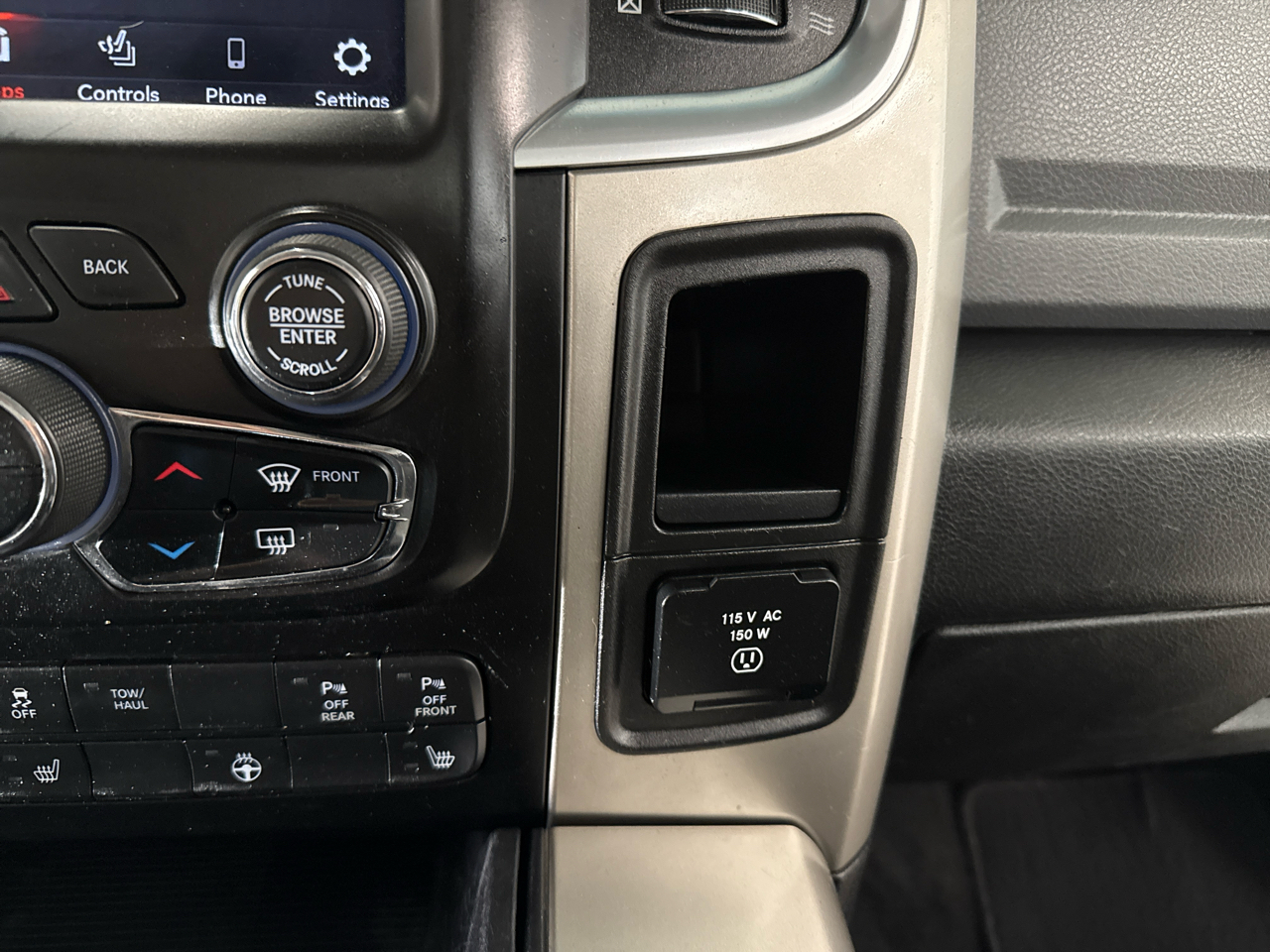 RAM 1500 Big Horn Crew Cab 4WD 2018