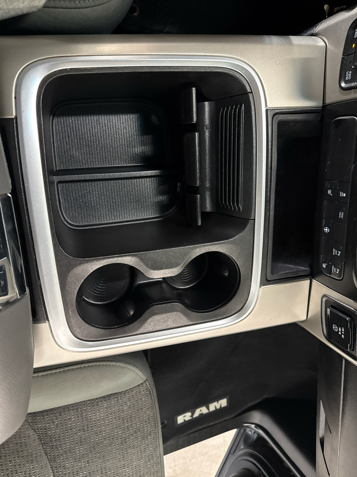 RAM 1500 Big Horn Crew Cab 4WD 2018