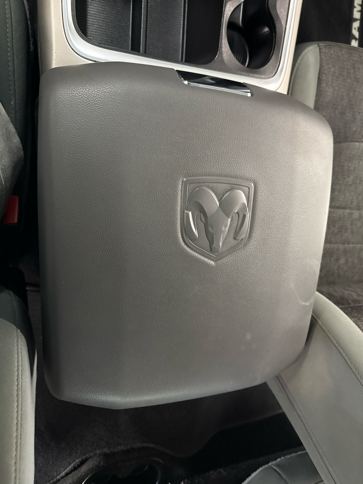 RAM 1500 Big Horn Crew Cab 4WD 2018