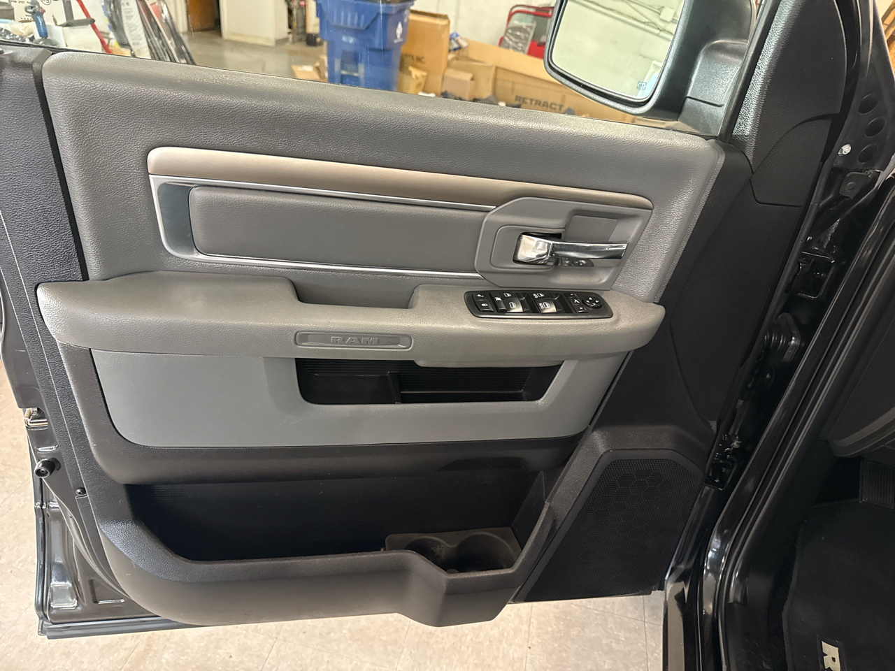 RAM 1500 Big Horn Crew Cab 4WD 2018