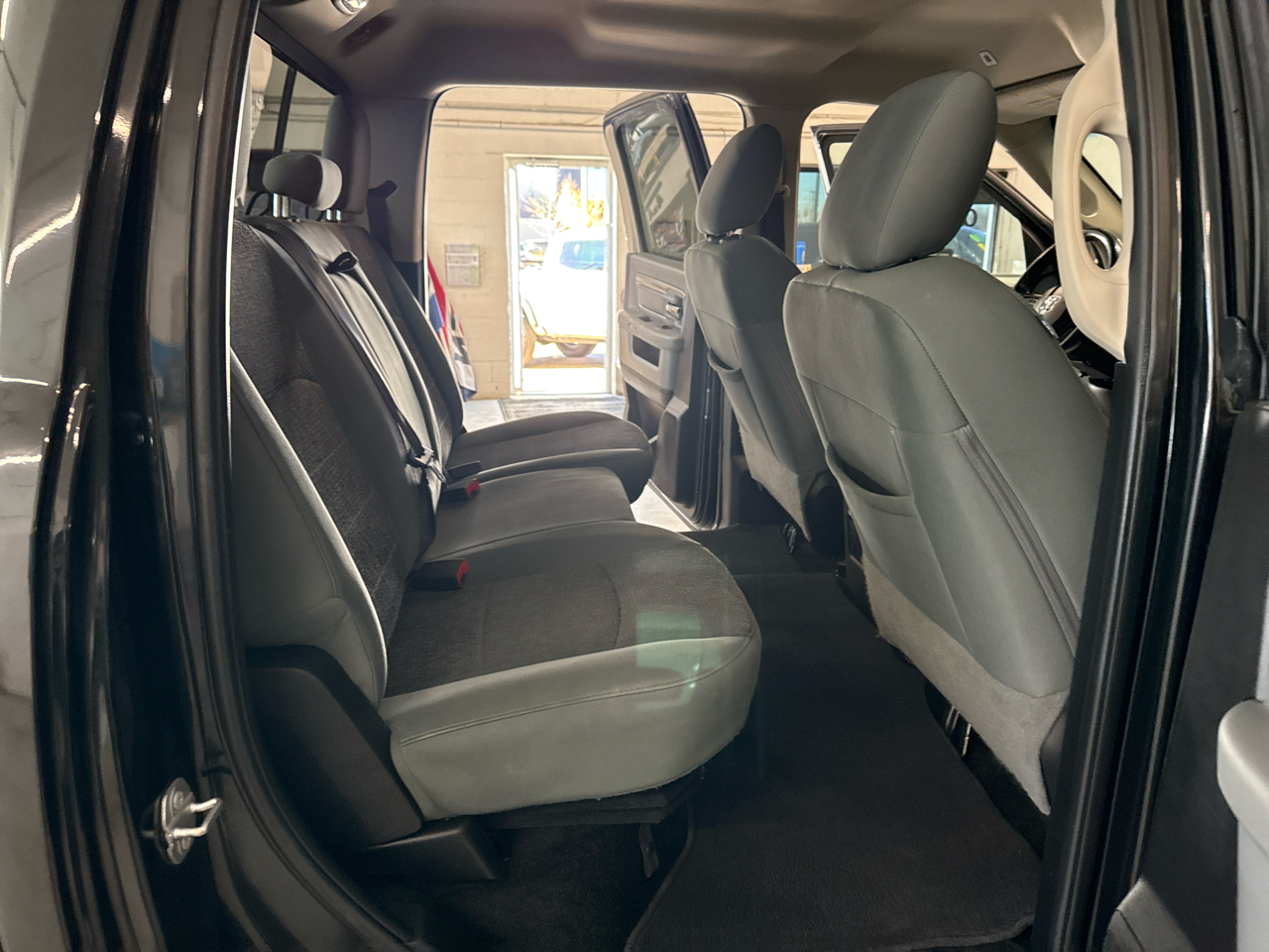 RAM 1500 Big Horn Crew Cab 4WD 2018