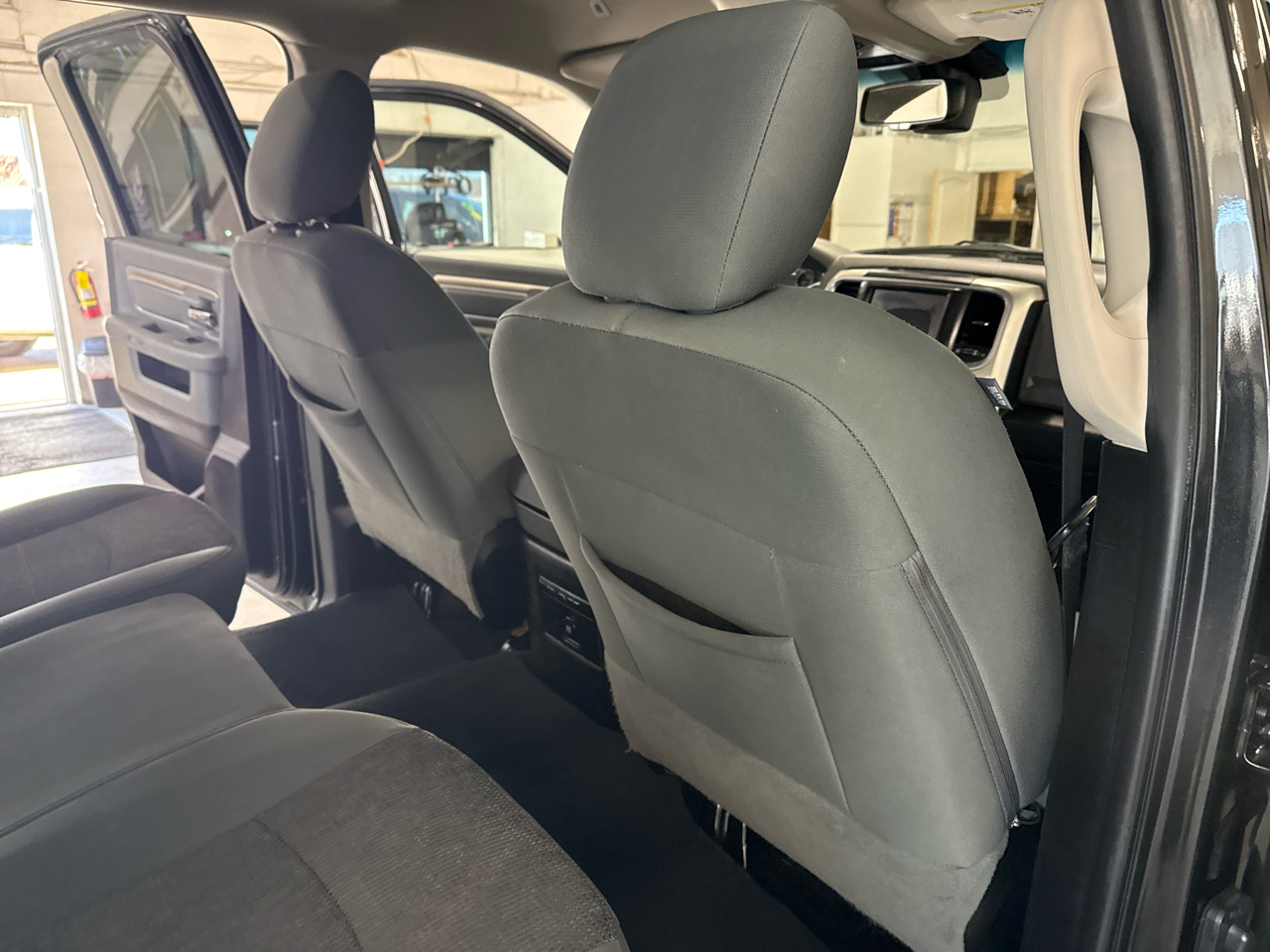 RAM 1500 Big Horn Crew Cab 4WD 2018