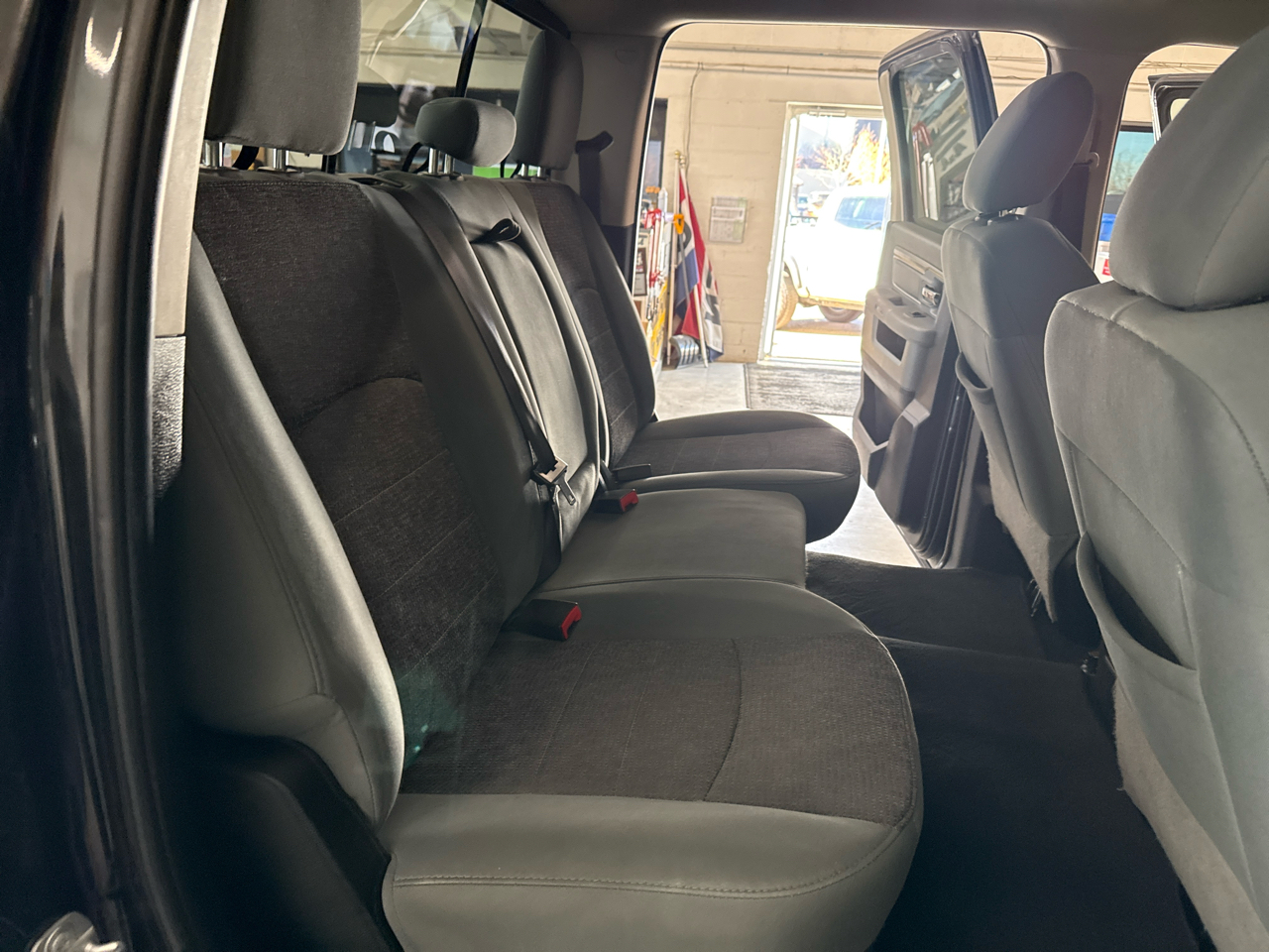 RAM 1500 Big Horn Crew Cab 4WD 2018