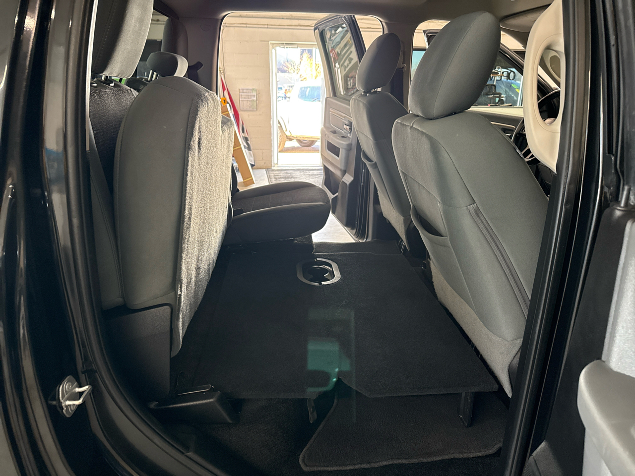 RAM 1500 Big Horn Crew Cab 4WD 2018