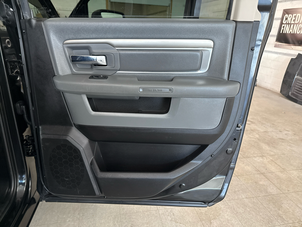 RAM 1500 Big Horn Crew Cab 4WD 2018