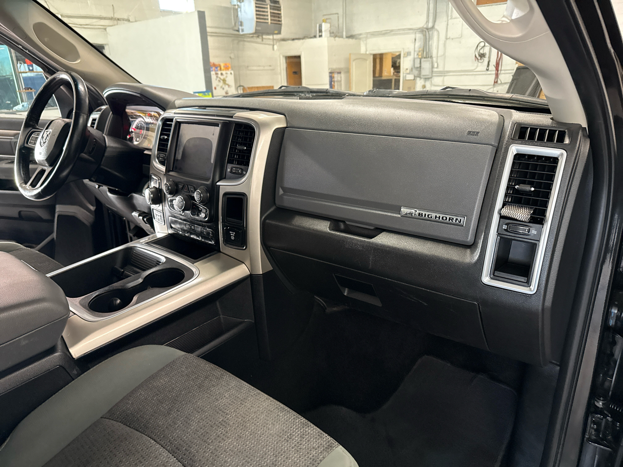 RAM 1500 Big Horn Crew Cab 4WD 2018