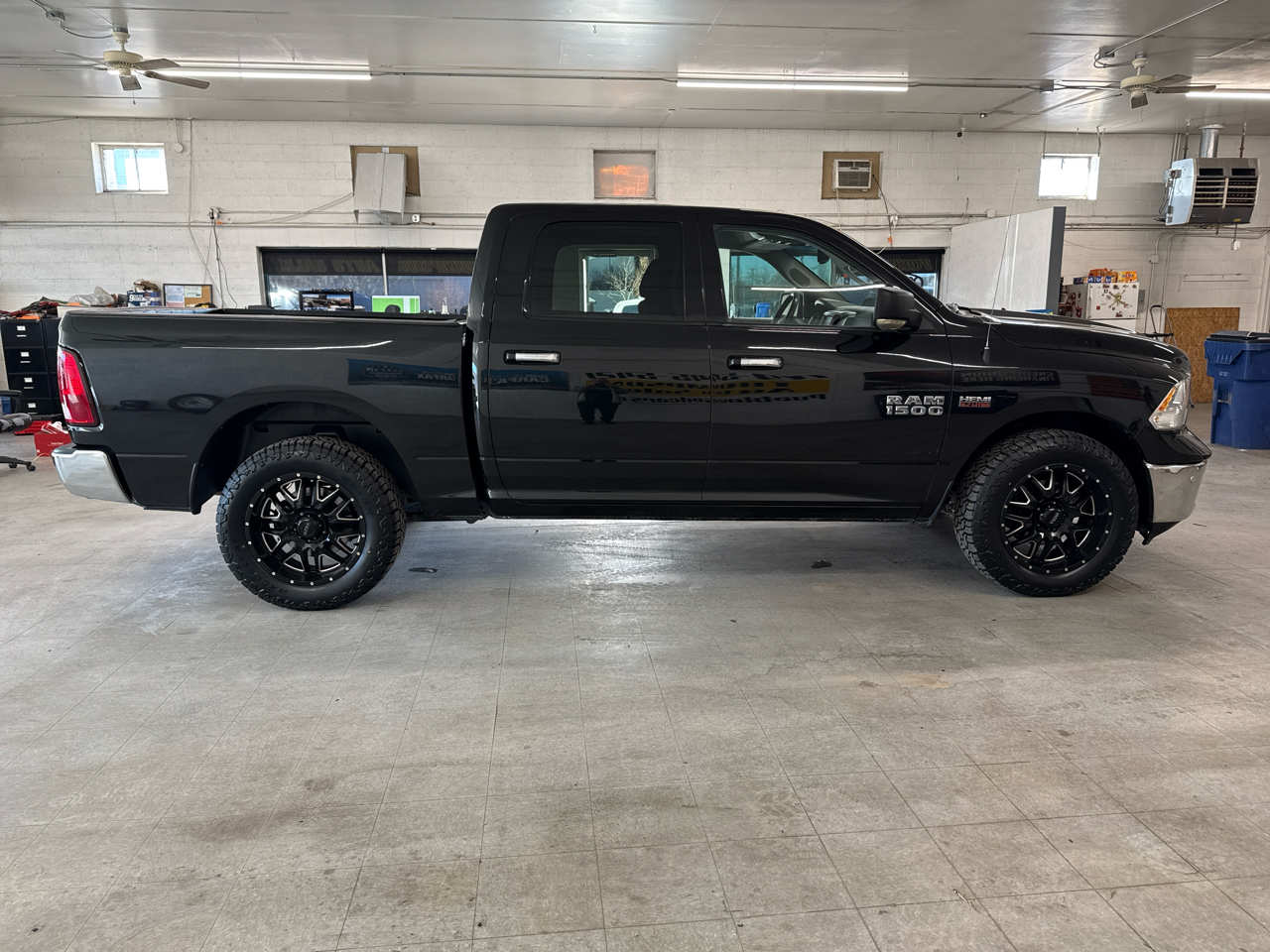 RAM 1500 Big Horn Crew Cab 4WD 2018