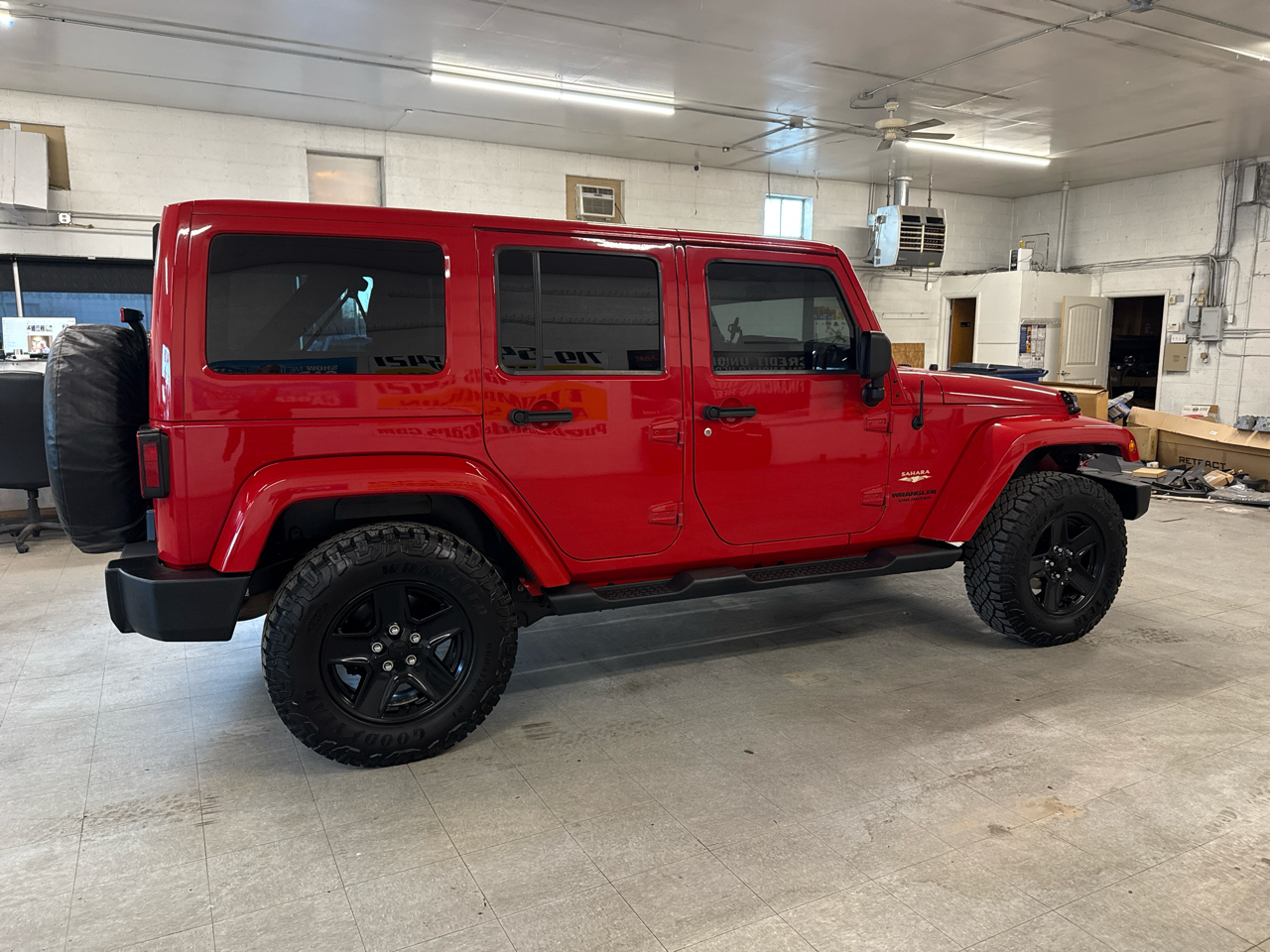 Jeep Wrangler Unlimited Sahara 4WD 2013
